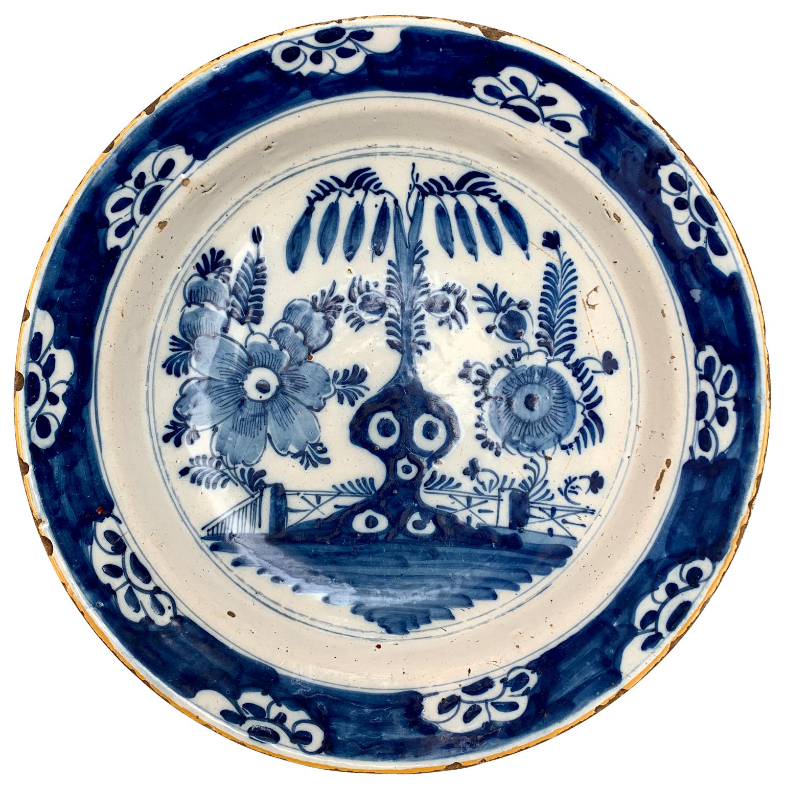Rococo Pair Of Dutch 18th Century Blue And White Delft Chargers