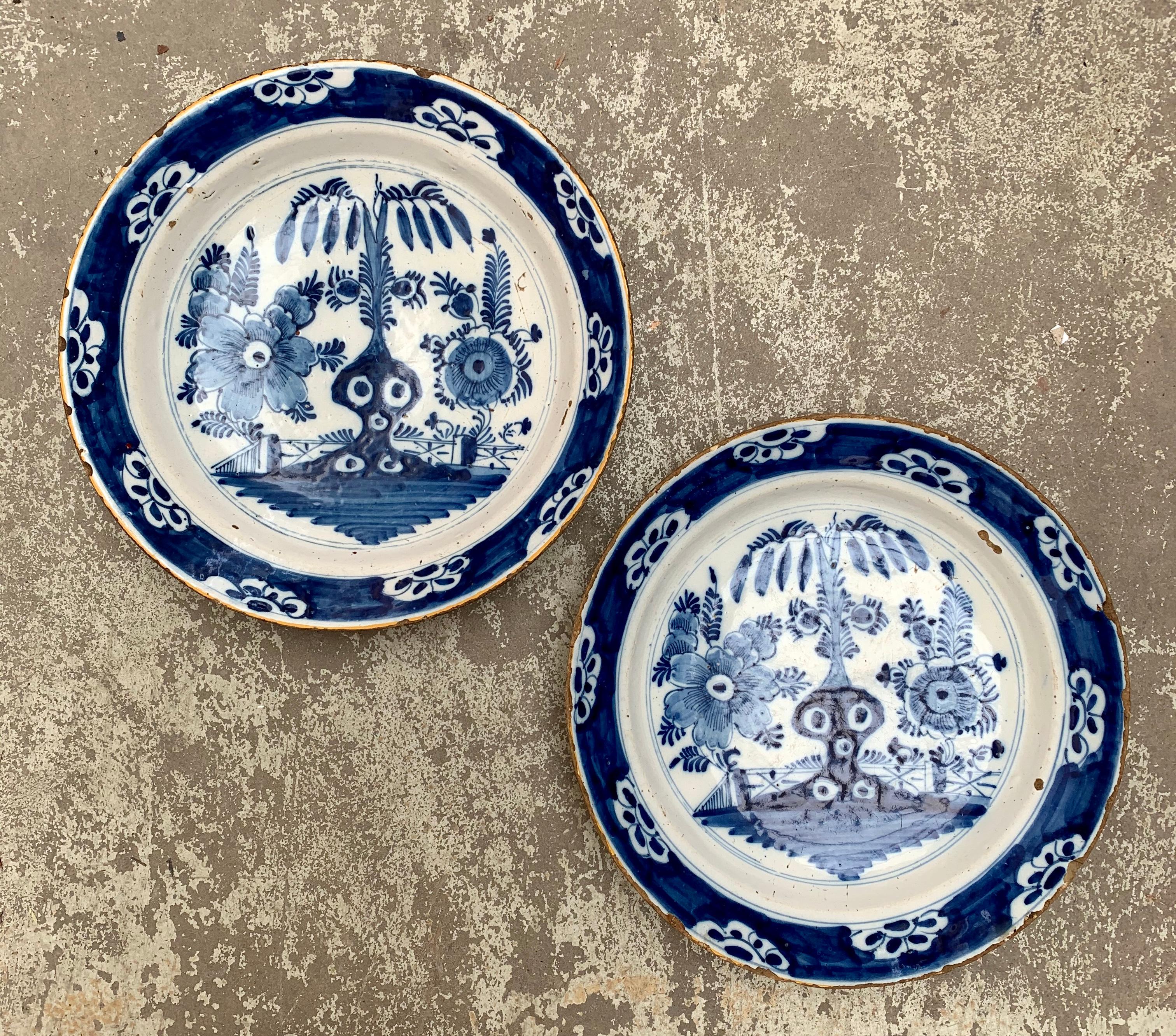 Pair Of Dutch 18th Century Blue And White Delft Chargers In Good Condition In Haddonfield, NJ