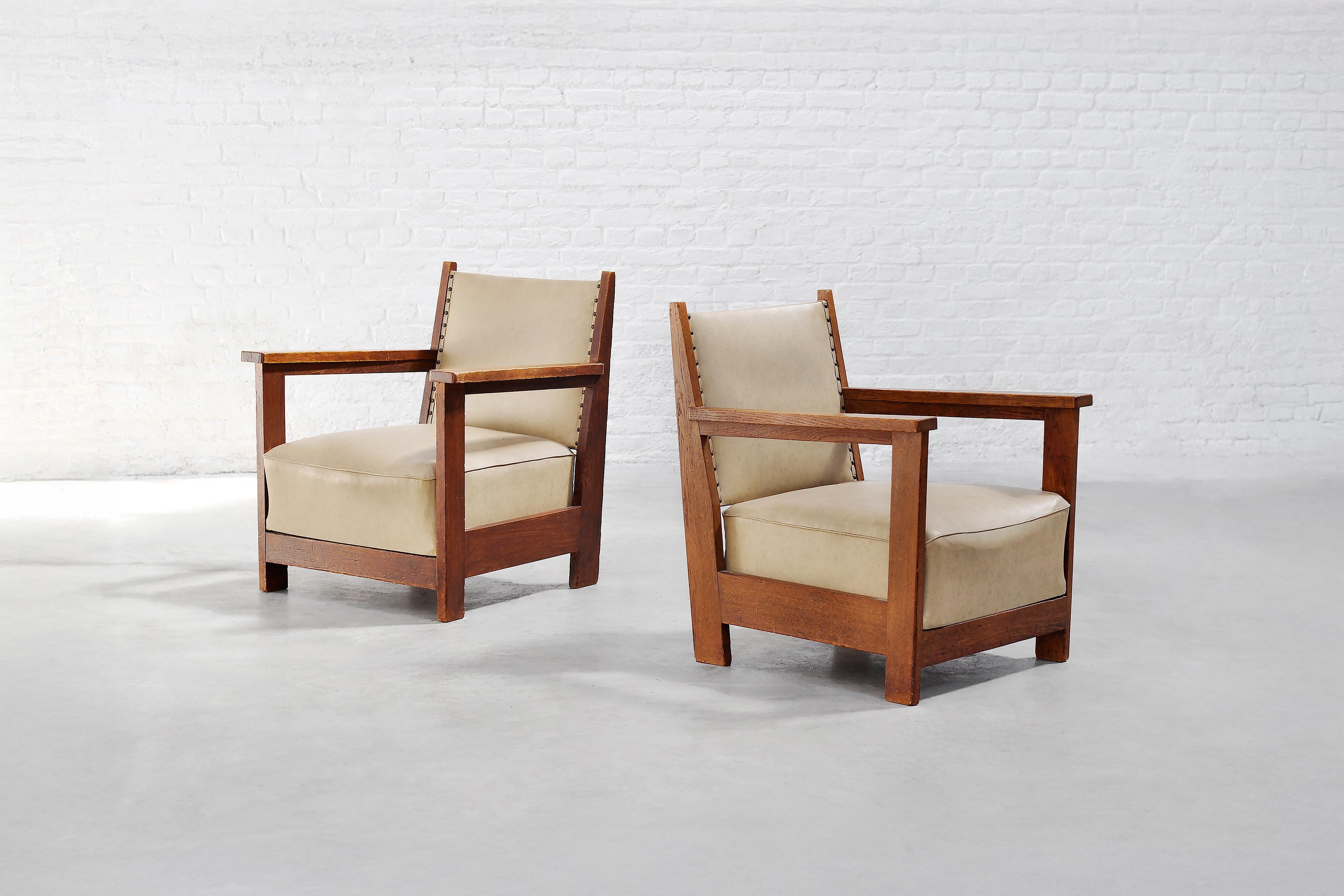 Pair of Dutch Art Deco Lounge Chairs in Oak and Leather, 1930s 2