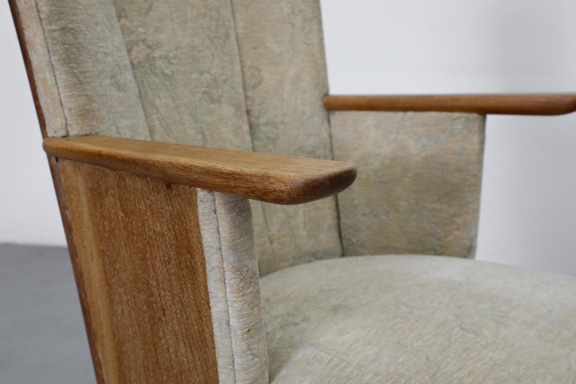 Pair of Dutch Art Deco Salon Chairs in Oak with Pale Patterned Upholstery 6