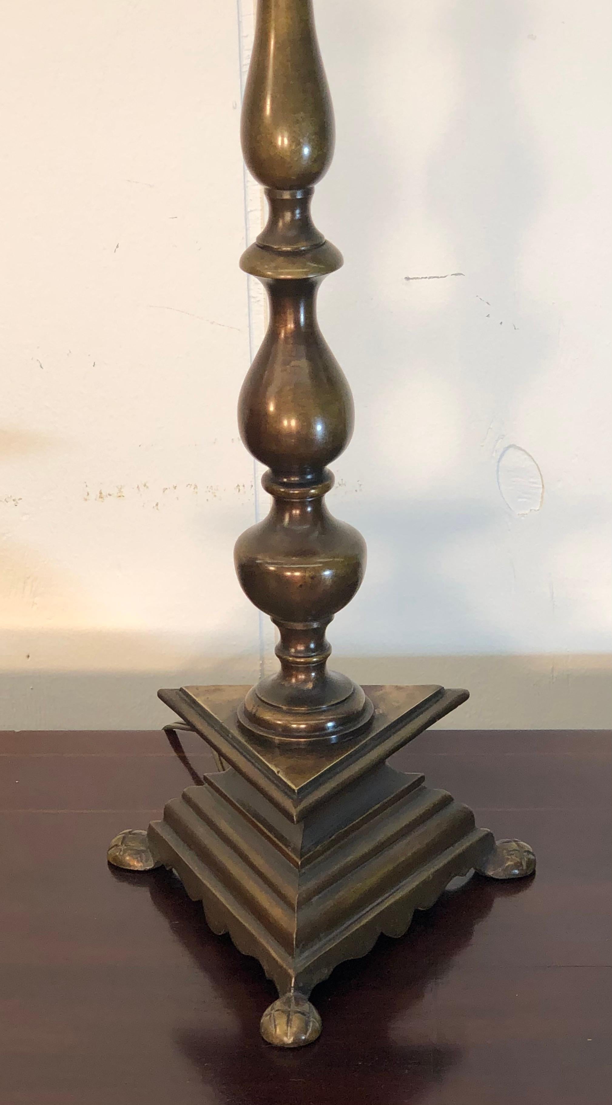 Paar Bronzelampen im niederländischen Kolonialstil, frühes 20. Jahrhundert (amerikanisch)