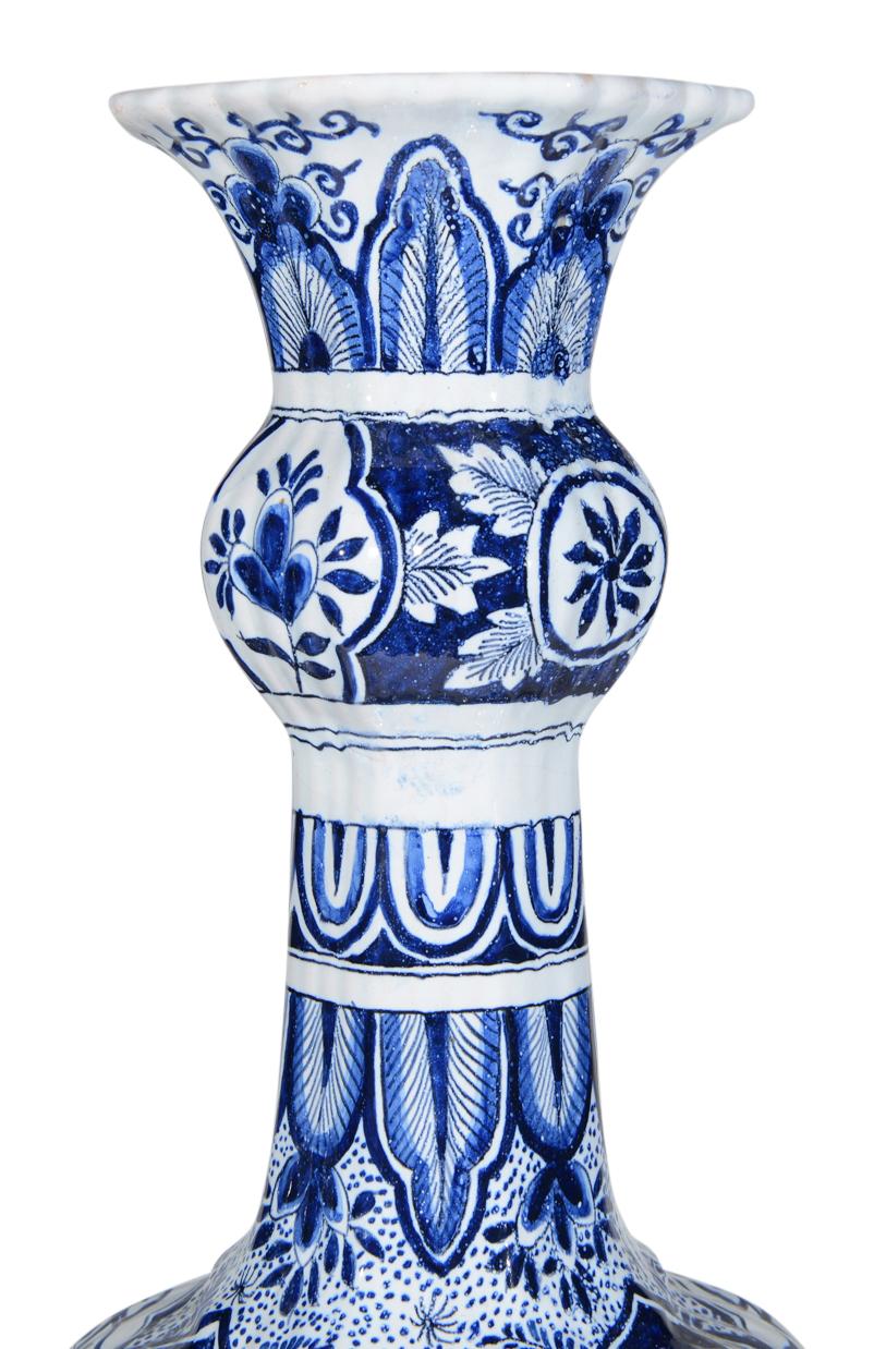 Faïence de Delft Paire de lampes de table hollandaises en bleu et blanc de Delft du début du 20e siècle en vente