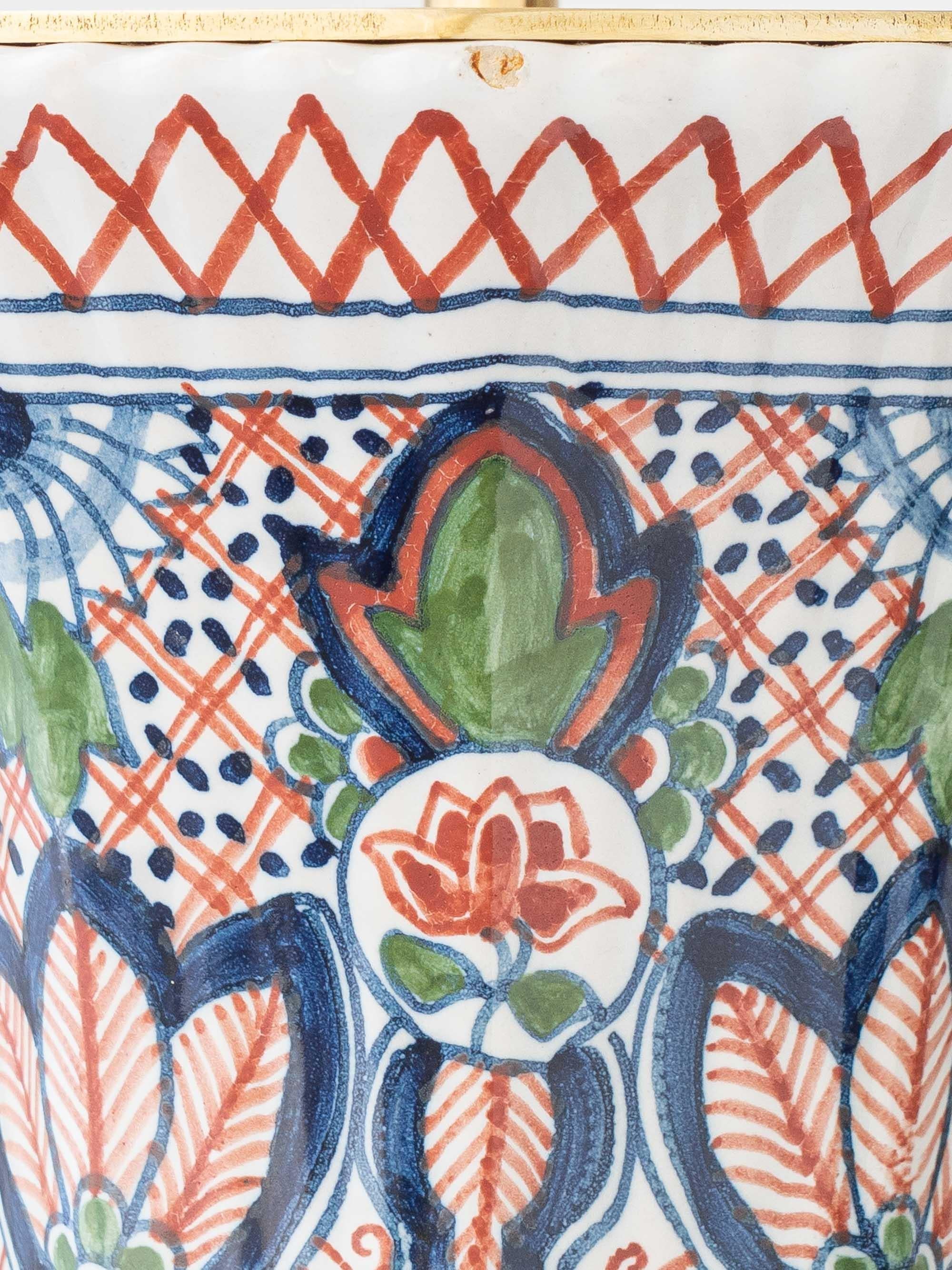 Pair of Dutch Delft Makkum Ceramic Table Lamps, New Olive Green Velvet Shades en venta 2