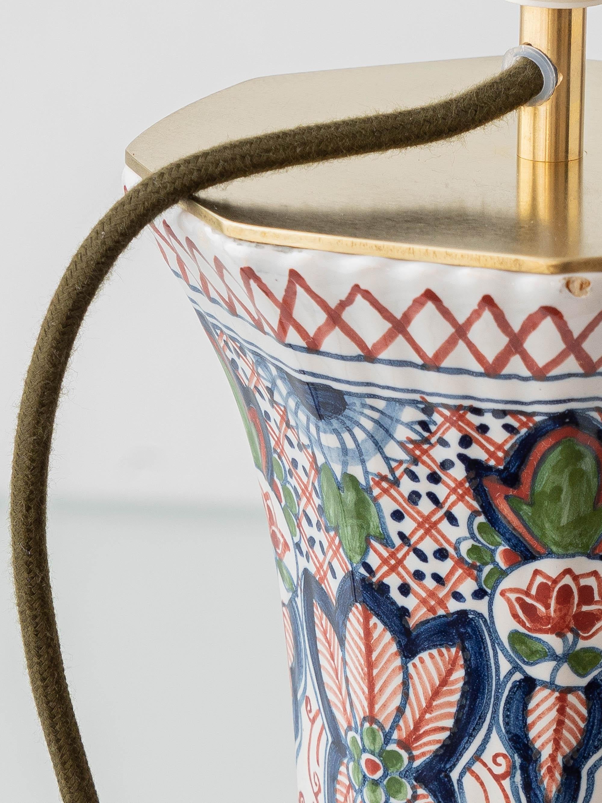 Pair of Dutch Delft Makkum Ceramic Table Lamps, New Olive Green Velvet Shades en venta 1