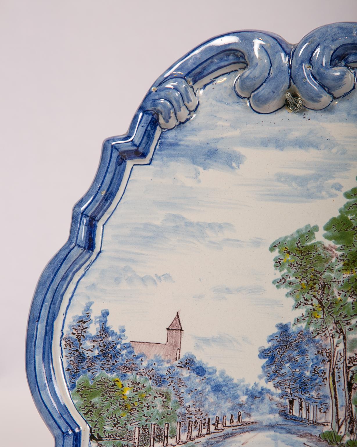 Pair of Dutch Delft Wall Plaques In Excellent Condition In Katonah, NY