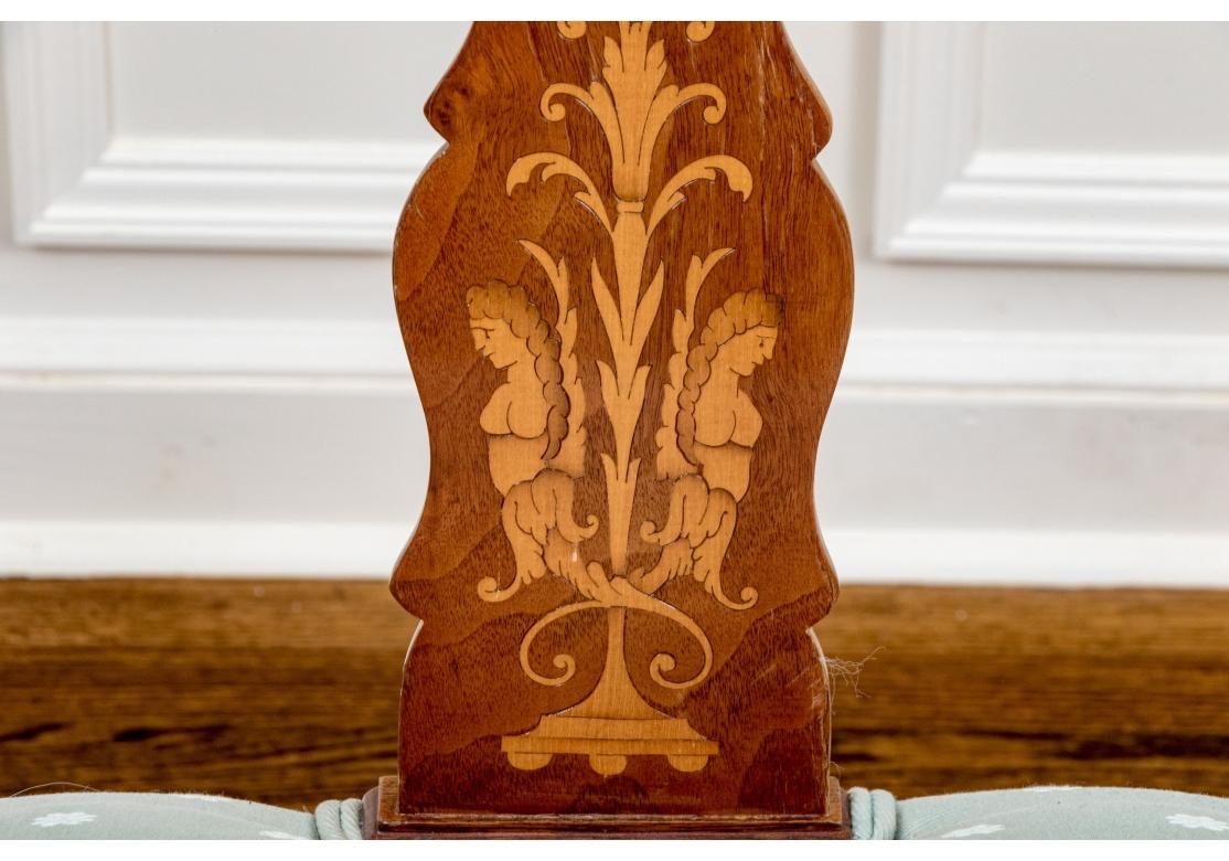 Olandese Coppia di poltrone a crocchia di pastore olandesi intarsiate da restaurare in vendita