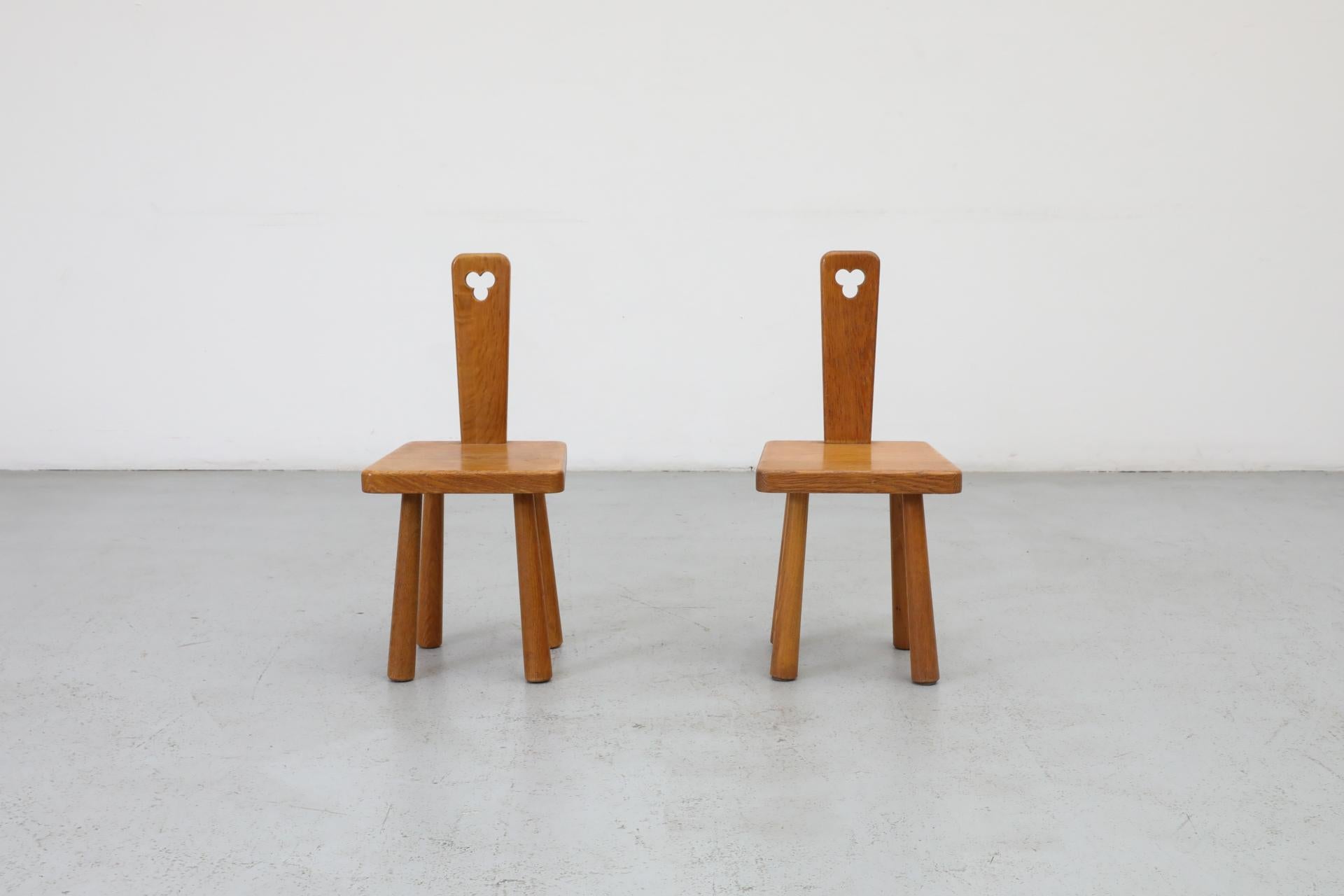 Pair of Dutch Mid-Century Oak Mini Pierre Chapo Style Fireside Chairs, 1960s In Good Condition In Los Angeles, CA