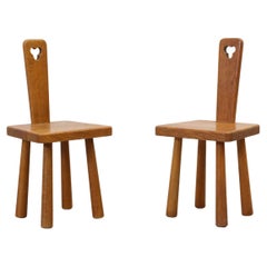 Paire de chaises de cheminée néerlandaises du milieu du siècle dernier en chêne de style Pierre Chapo, années 1960