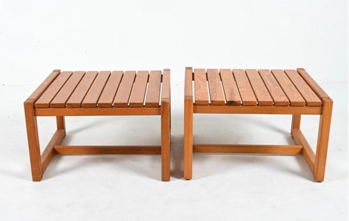 Pair of Dutch Modern coffee end side tables or Nightstands in solid slatted pine by J. G. Steenkamer for Creafort, Netherlands, c. 1960. Located in Brooklyn NYC

Sold as a Set of (2)

Dimensions: H 14