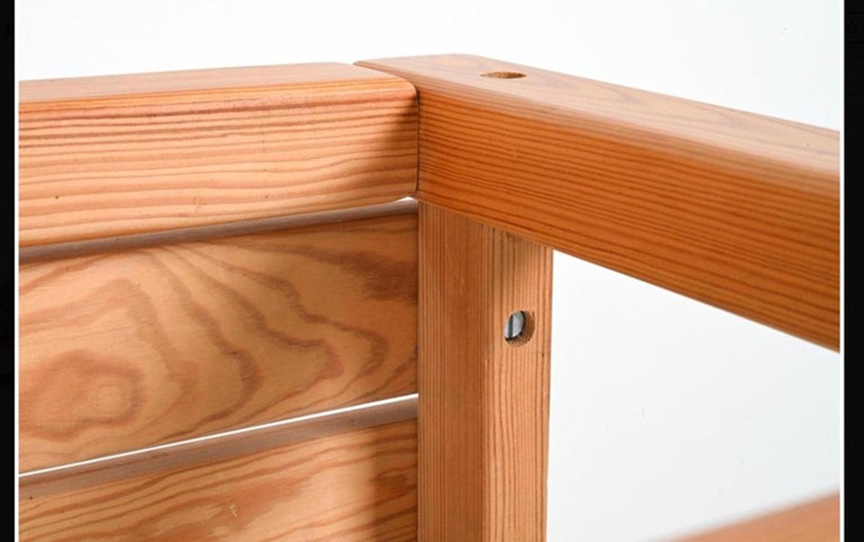 Woodwork Pair of Dutch Modern low End side tables or Nightstands in solid slatted pine For Sale