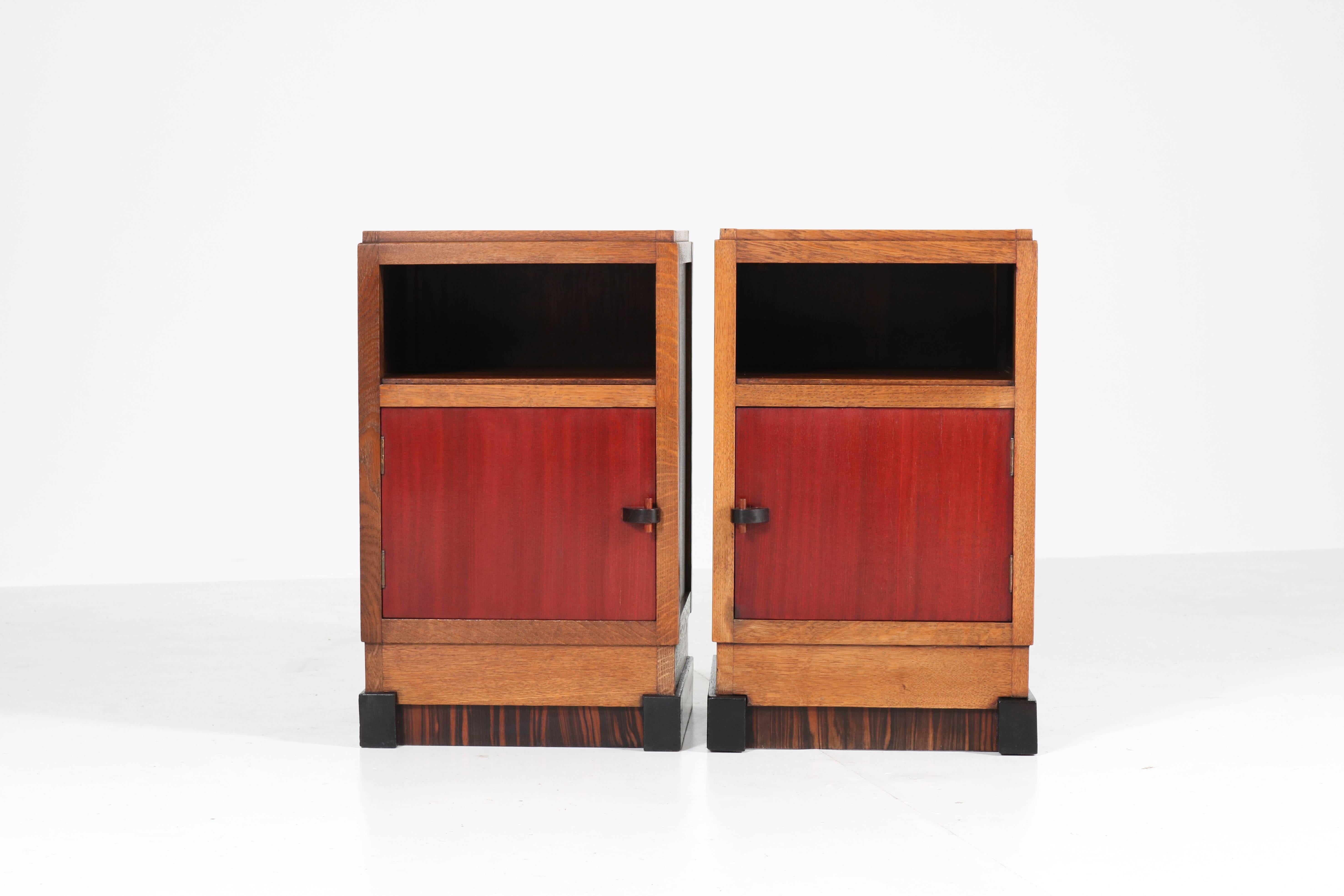 Pair of Dutch Oak Art Deco Haagse School Night Stands by J.J.Zijfers, 1920s In Good Condition In Amsterdam, NL