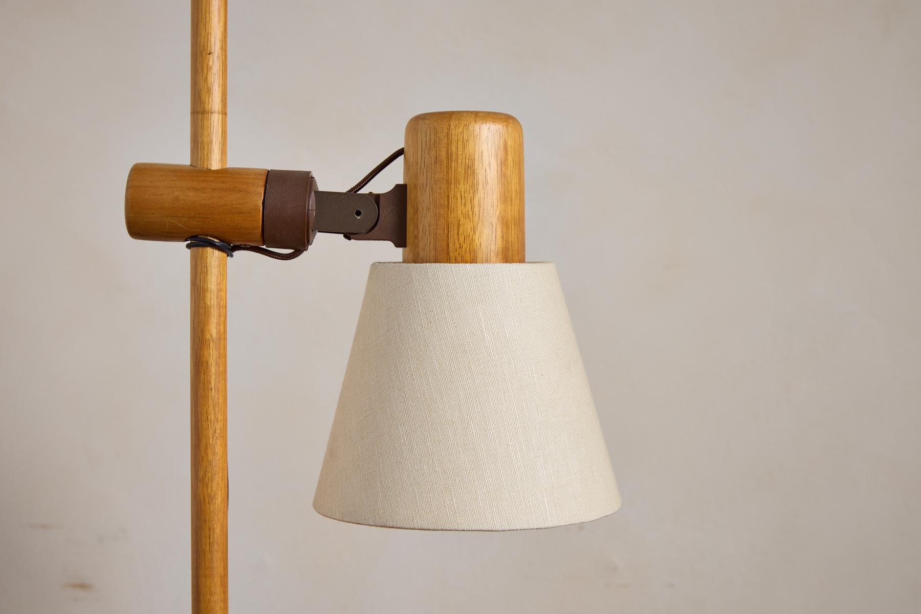 Lin Paire de lampes de table réglables en pin hollandais en vente
