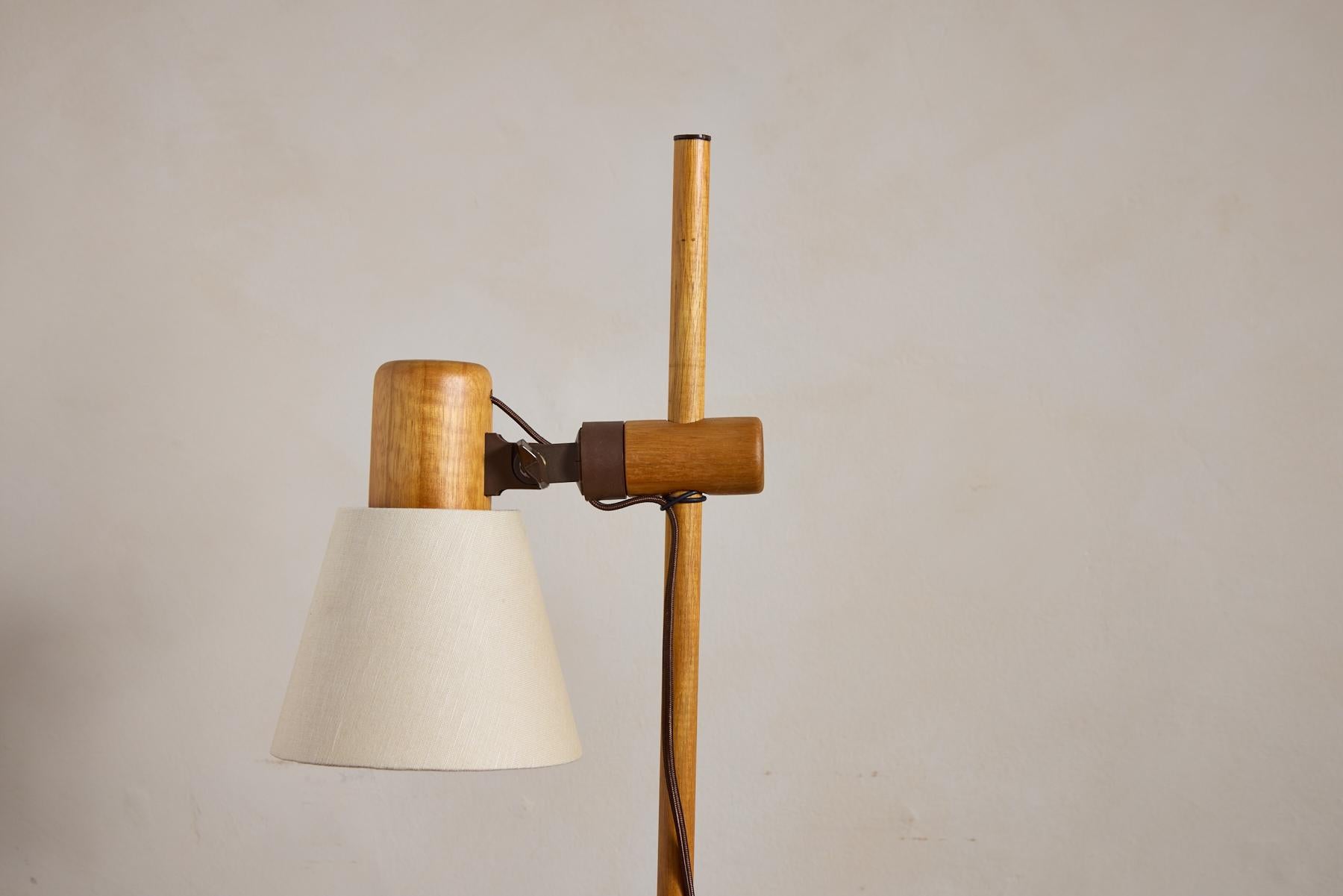 Paire de lampes de table réglables en pin hollandais en vente 2