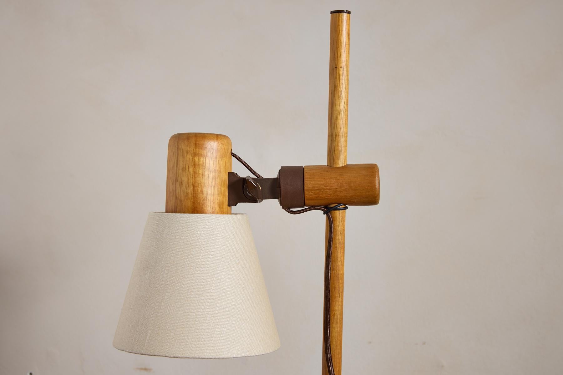 Paire de lampes de table réglables en pin hollandais en vente 3