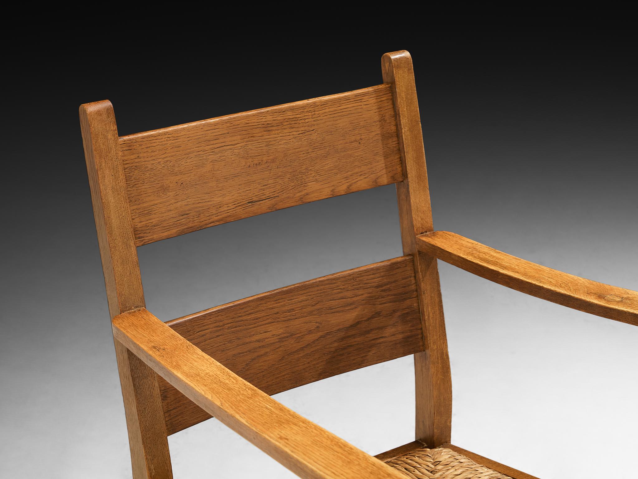 Metà XX secolo Coppia di poltrone rustiche olandesi in legno massiccio di Oak e paglia in vendita