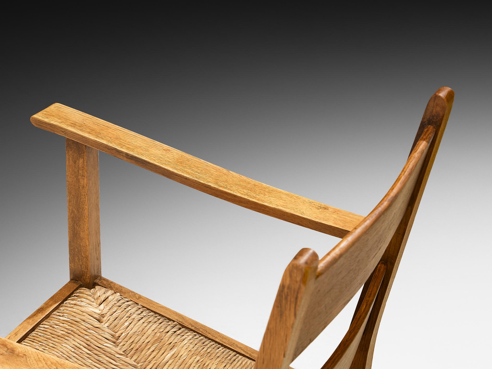 Coppia di poltrone rustiche olandesi in legno massiccio di Oak e paglia in vendita 1