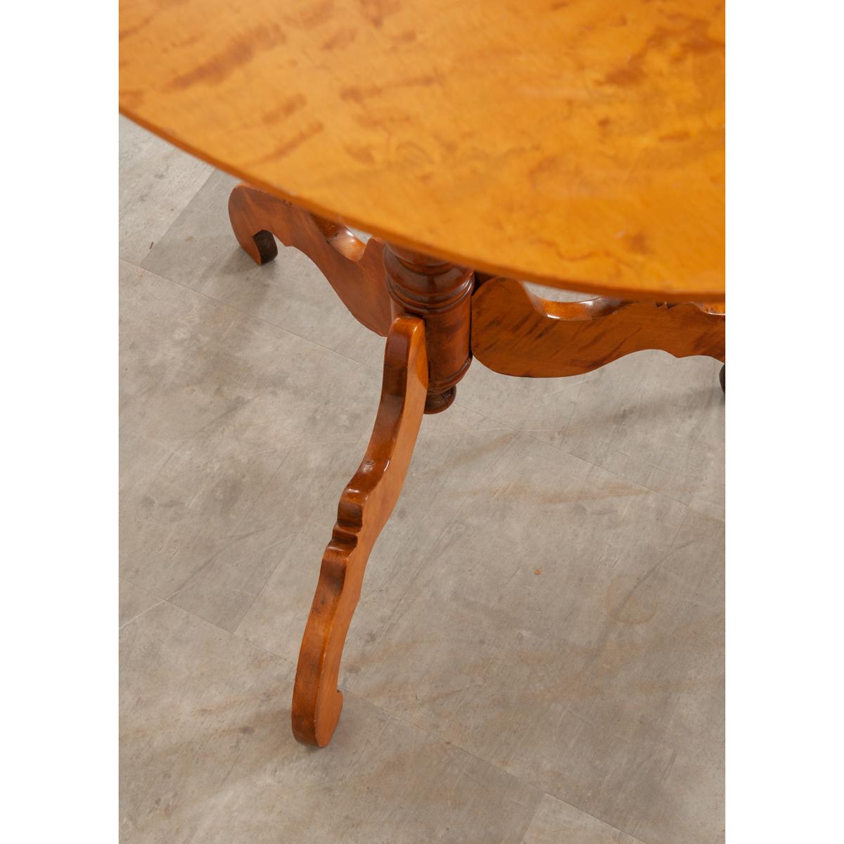 Pair of Dutch Satinwood Oval Tables For Sale 4