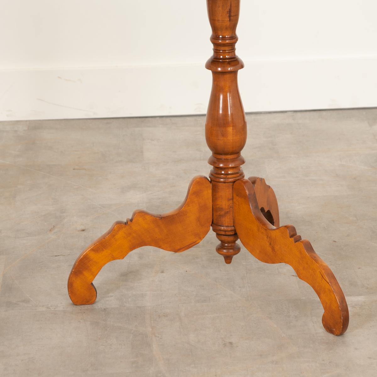 Autre Paire de tables ovales en bois de satin néerlandais en vente