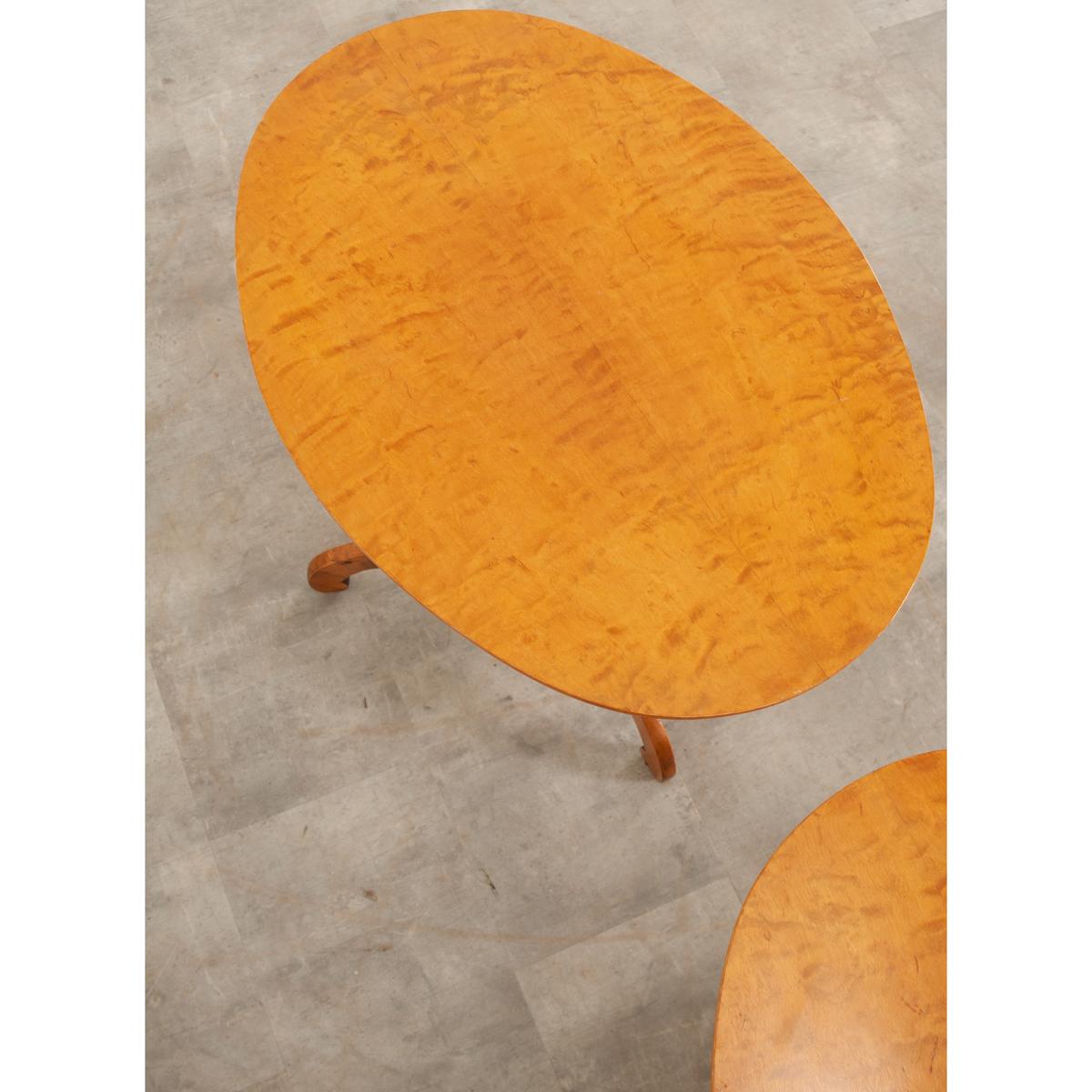 Pair of Dutch Satinwood Oval Tables For Sale 1