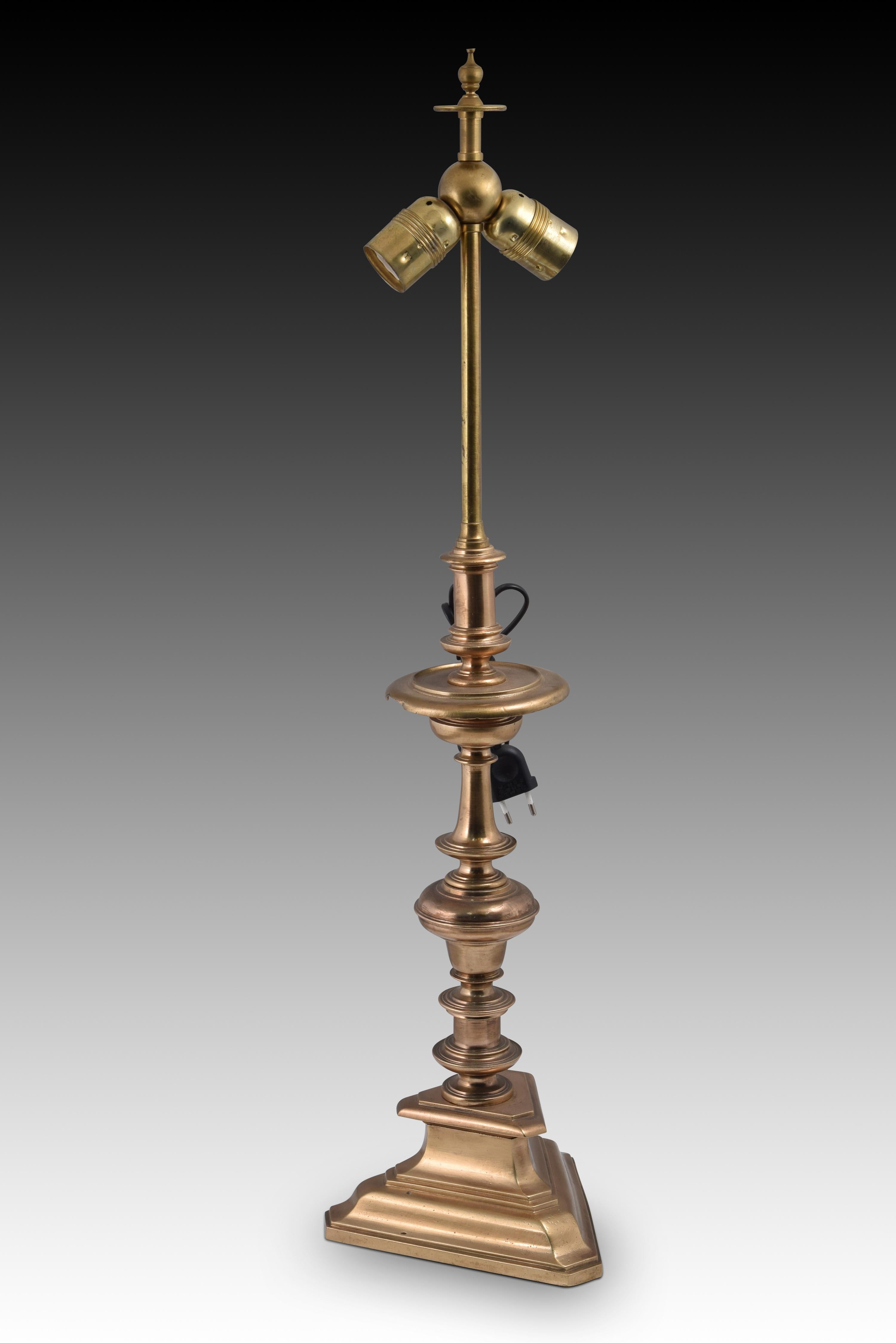 Neoclassical Pair of Dutch Style Candlesticks, 18th Century, Bronze For Sale