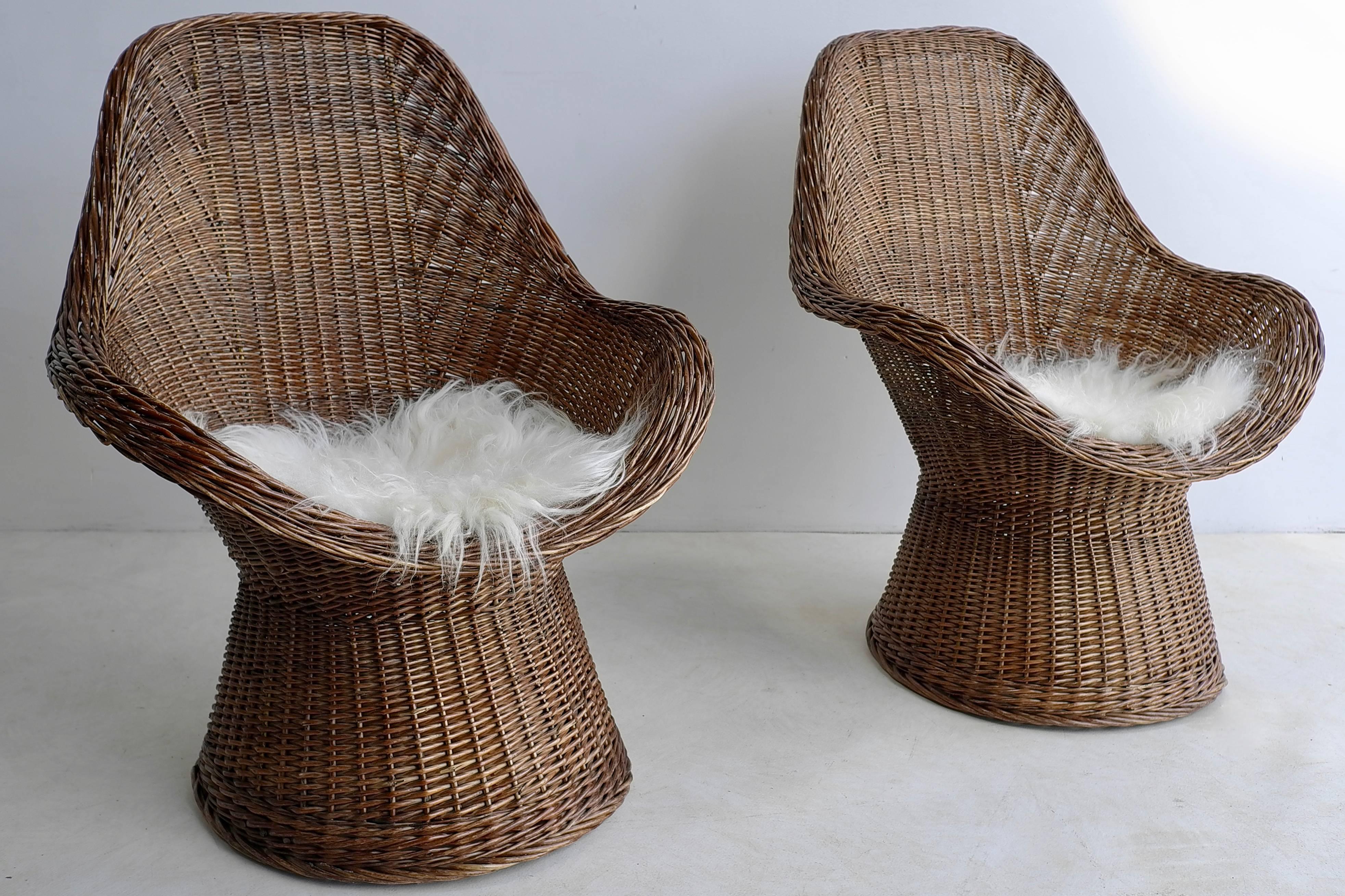 Pair of Dutch Twined Willow Basket Chairs with Woolen Seats, 1960s In Excellent Condition In Den Haag, NL