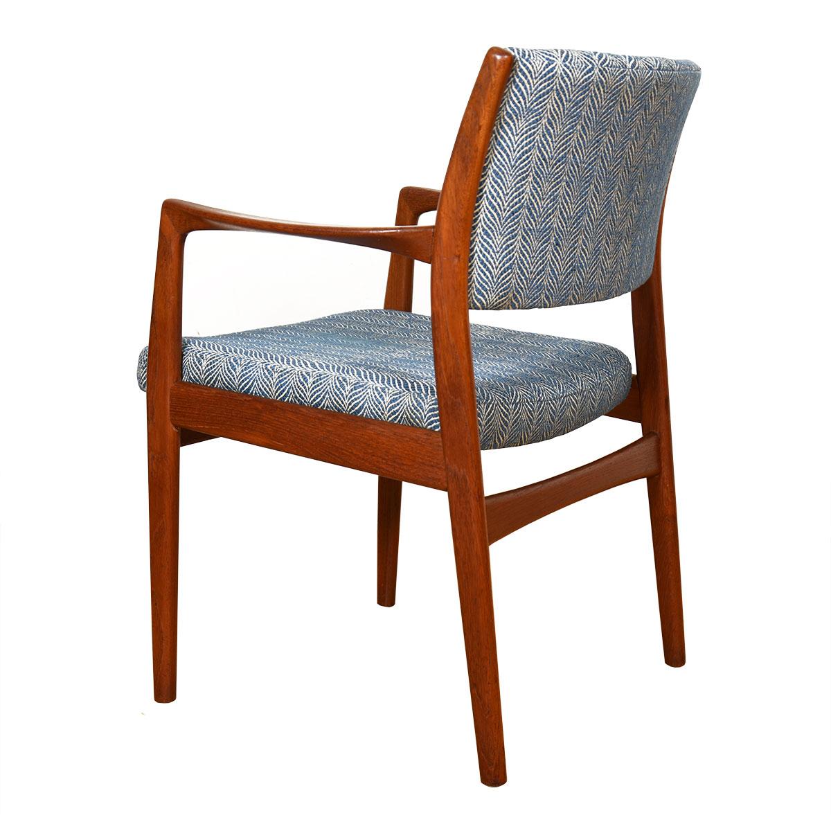 Suédois Paire de fauteuils d'appoint en teck moderne suédois Dux en vente