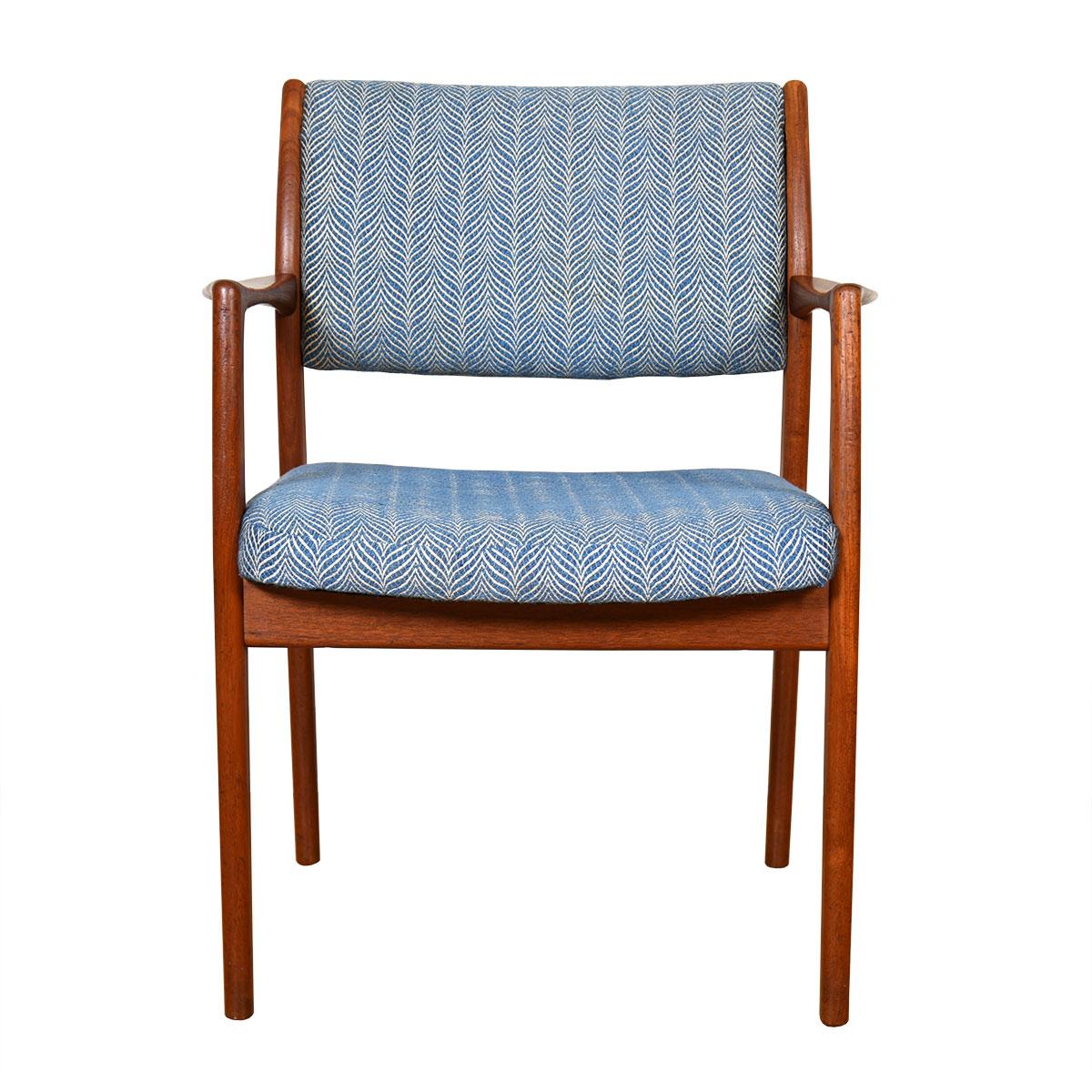 Paire de fauteuils d'appoint en teck moderne suédois Dux Bon état - En vente à Kensington, MD