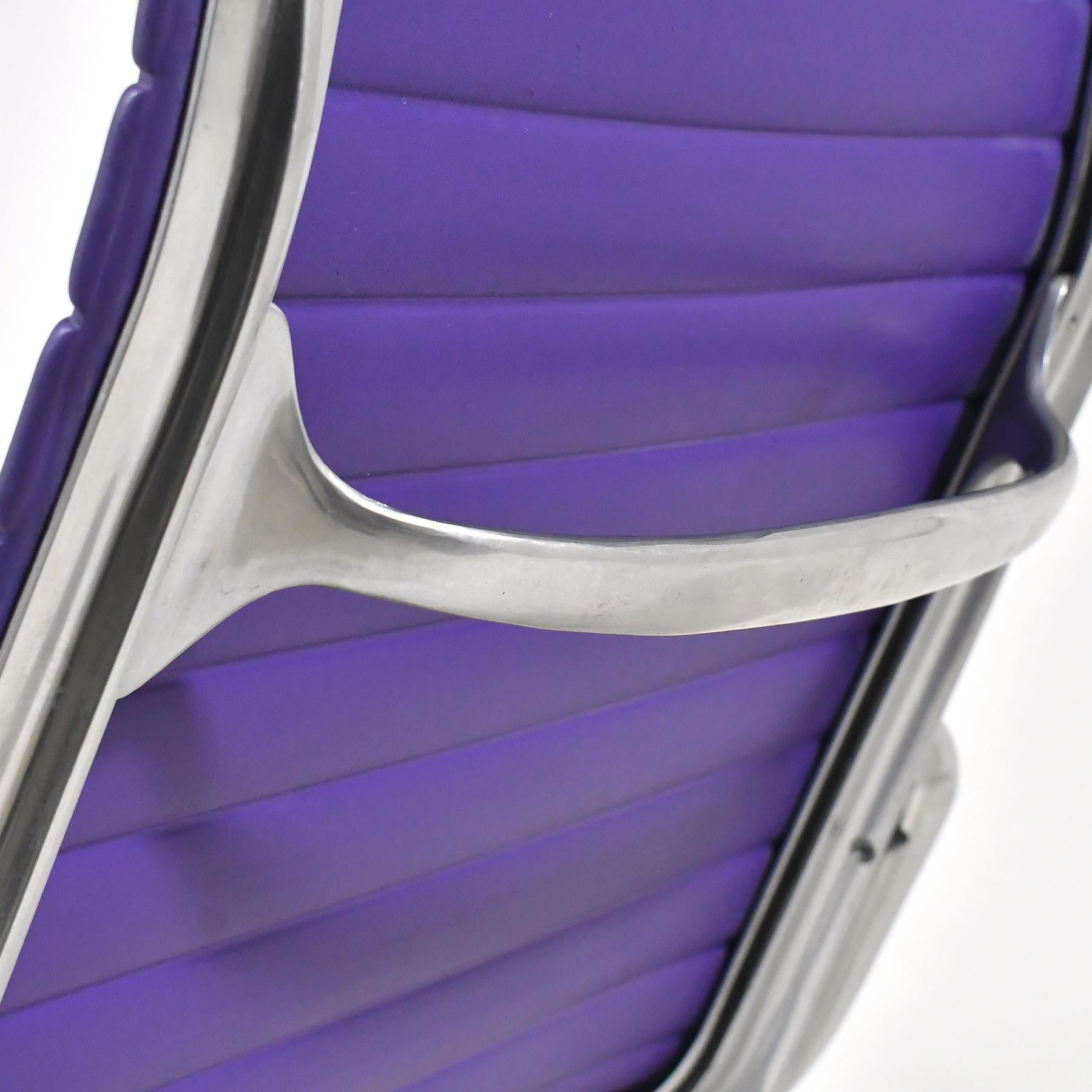 Pair of Eames Aluminum Group Lounge Chairs by Herman Miller Purple For Sale 6