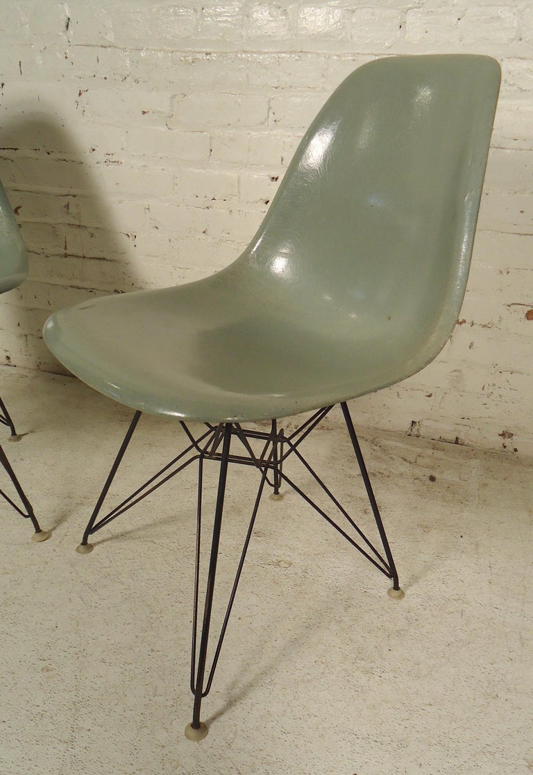 Pair of Eames Chairs For Sale at 1stDibs