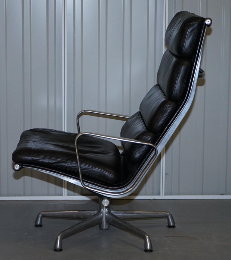 Pair of Eames EA 222 Herman Miller Leather Recliner Lounge Armchairs and Ottomans For Sale at