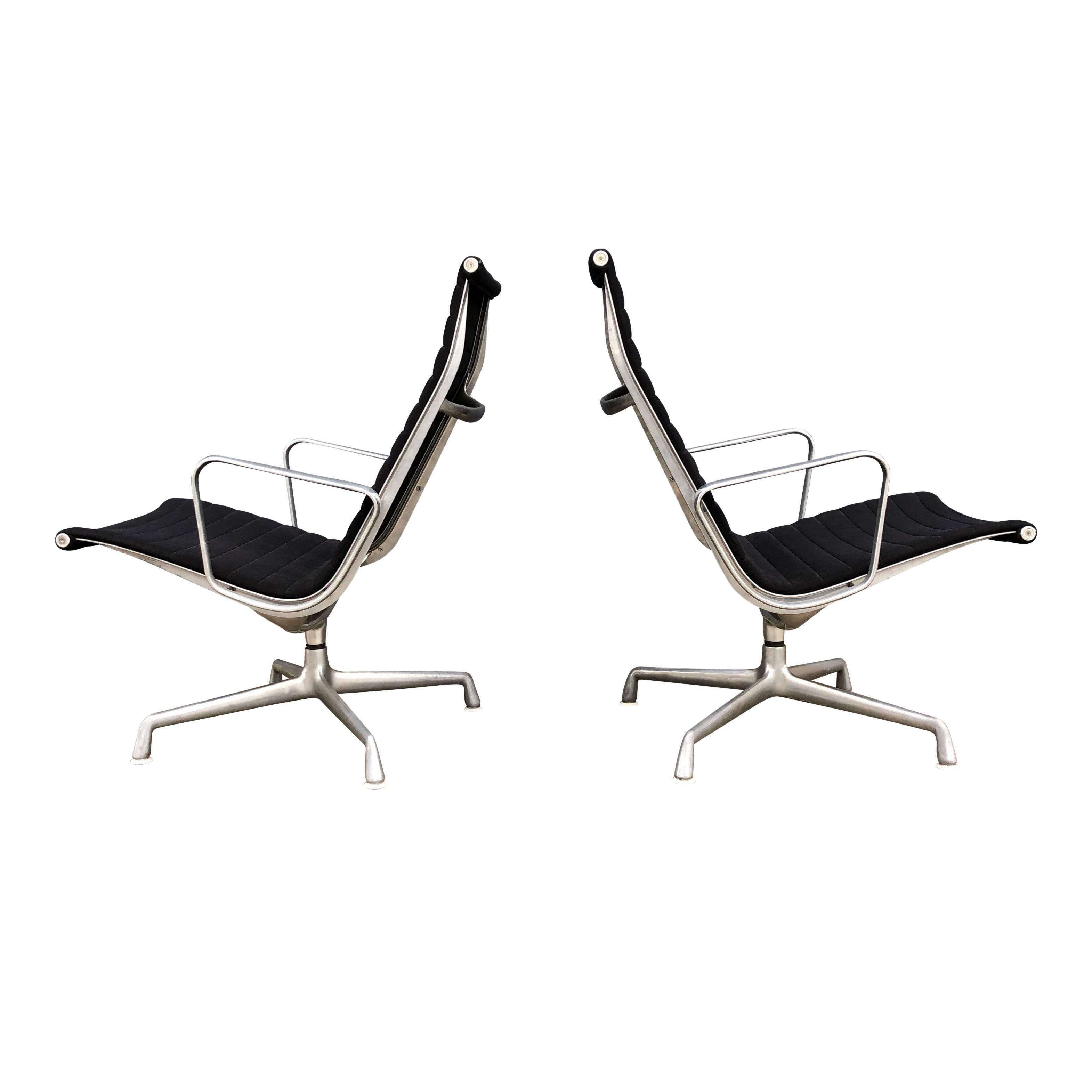 Mid-Century Modern Pair of Eames for Herman Miller Aluminium Group Lounge Chairs