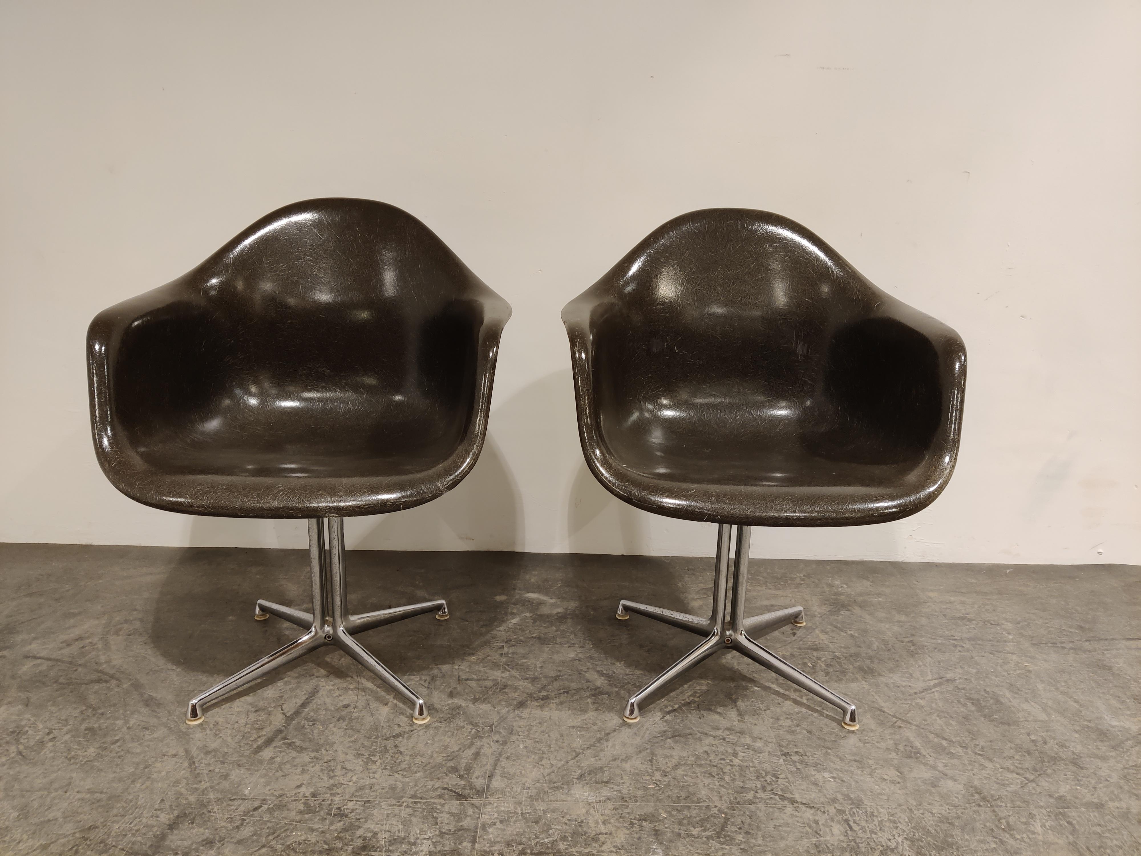 Pair of mid century fiberglass Eames La Fonda chairs for Herman Miller.

1970s, USA

Dimensions: 
Height 80cm/31.49