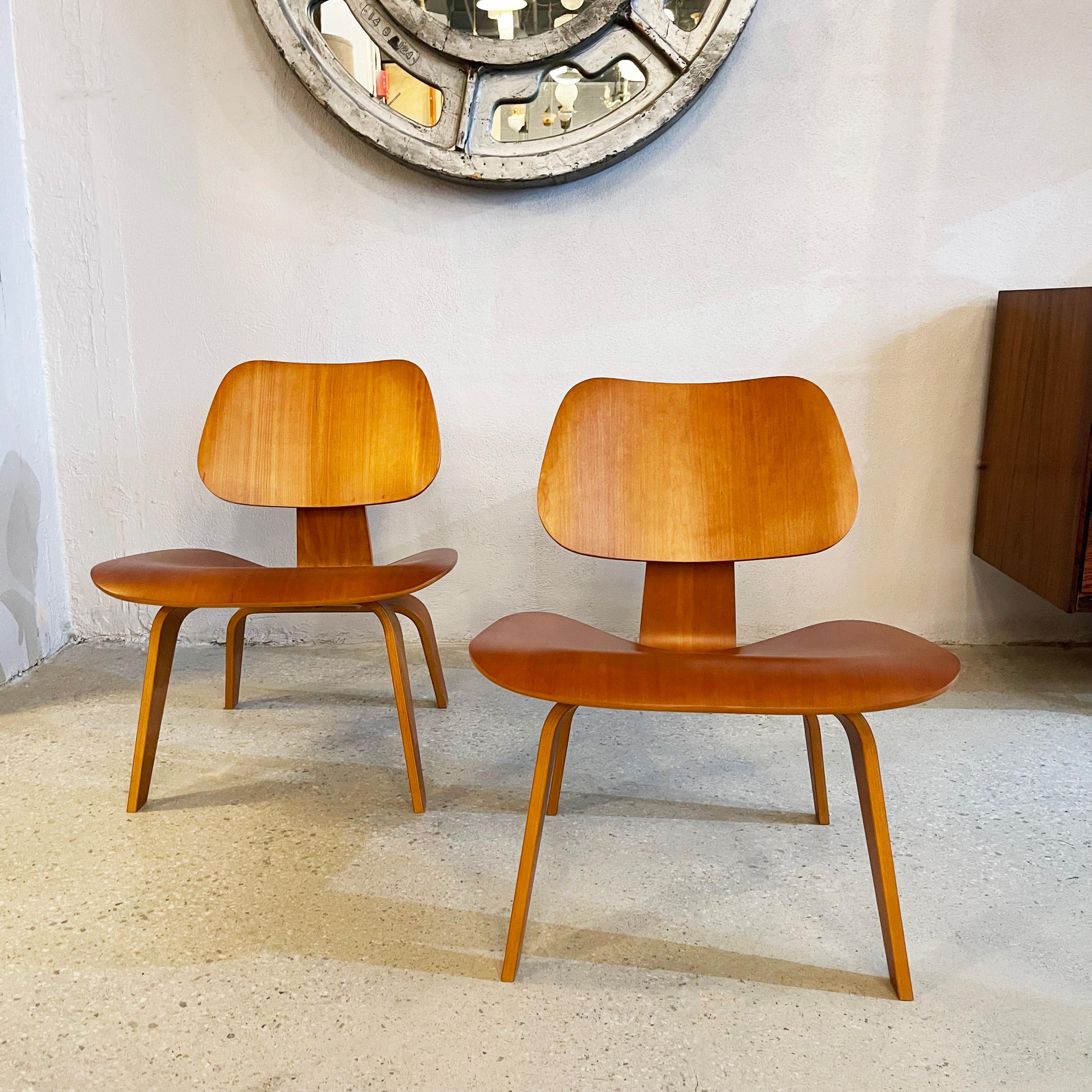 eames plywood chair