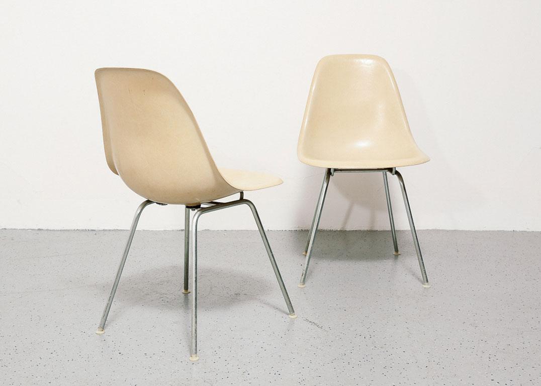 Mid-Century Modern Pair of Eames for Herman Miller Side Chairs