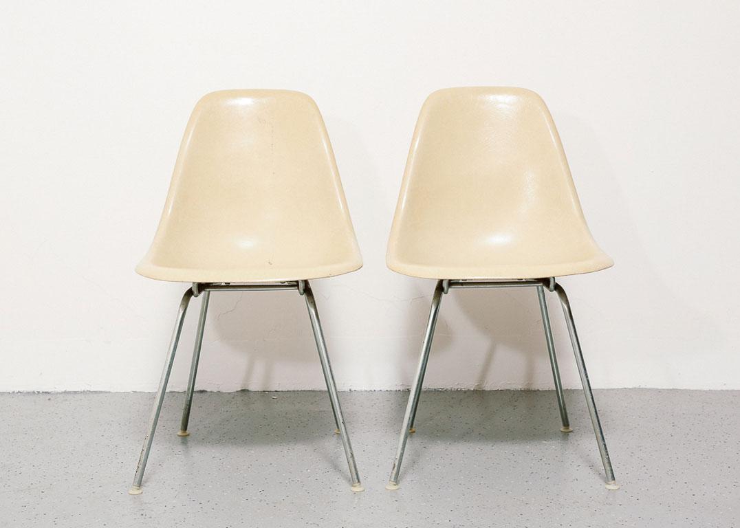 Pair of Eames for Herman Miller Side Chairs In Good Condition In Brooklyn, NY