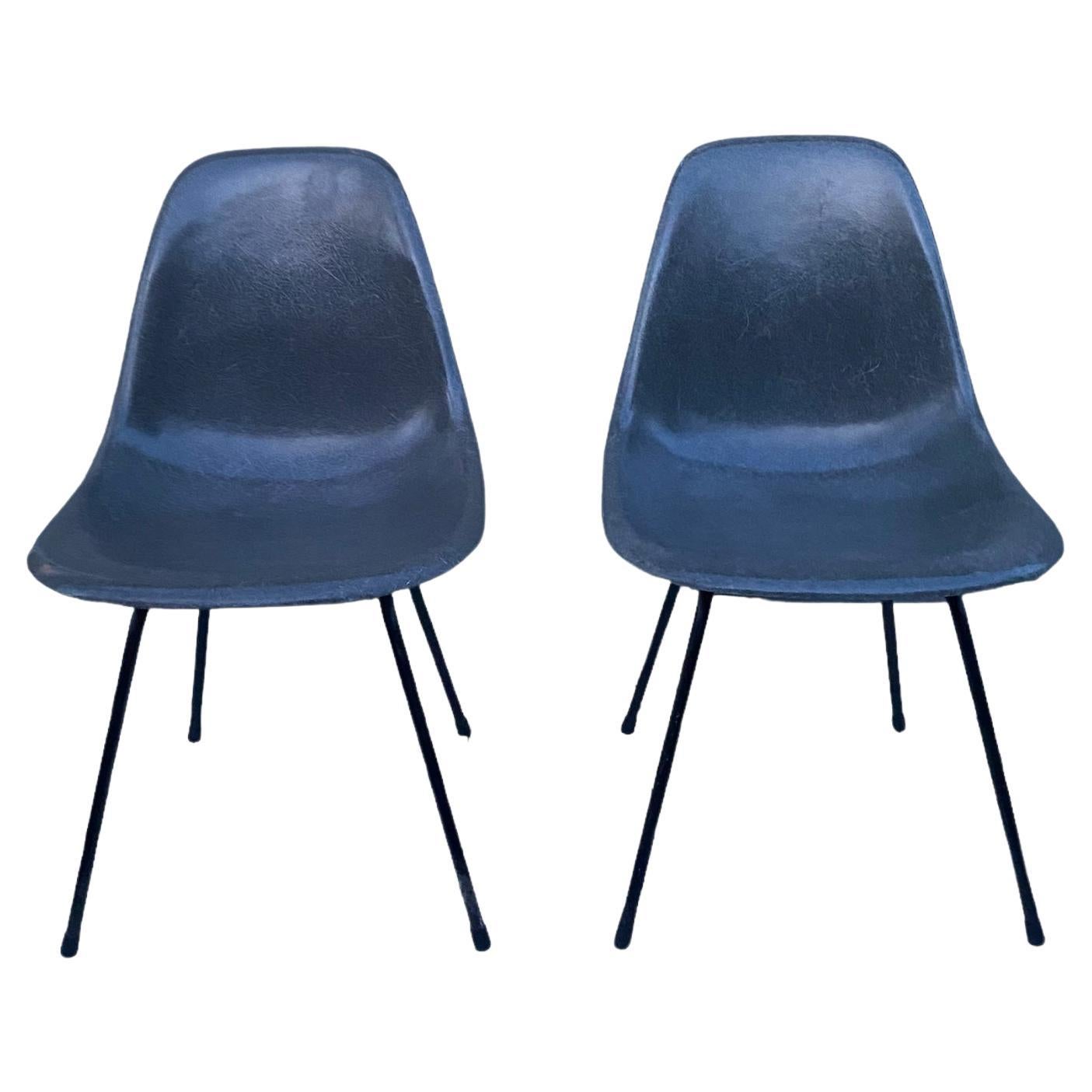 Pair of Eames Herman Miller Dining Chairs in Elephant Gray For Sale