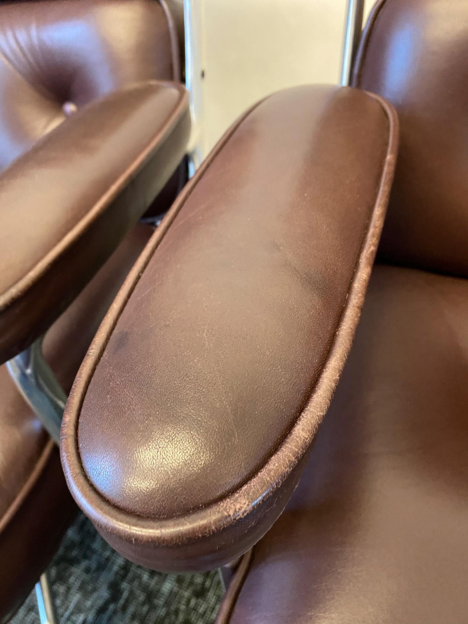 Vintage 1980s Eames Time Life Executive Leather and Aluminum Chairs In Good Condition In San Antonio, TX