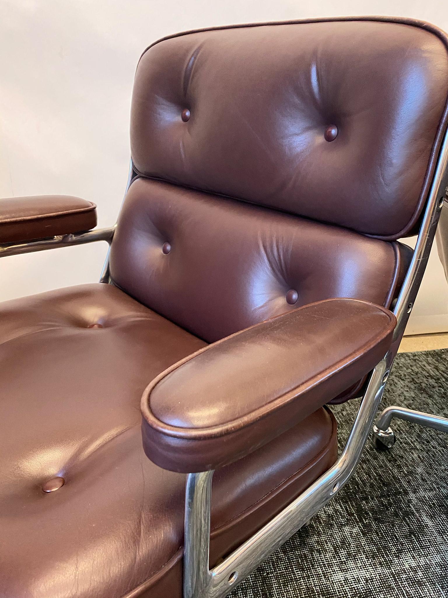 Vintage 1980s Eames Time Life Executive Leather and Aluminum Chairs 1