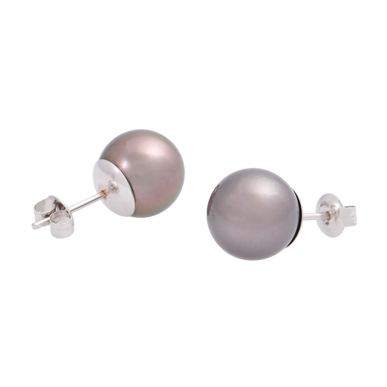 Modern Pair of Ear Studs with 2 Tahitian Cultured Pearls For Sale