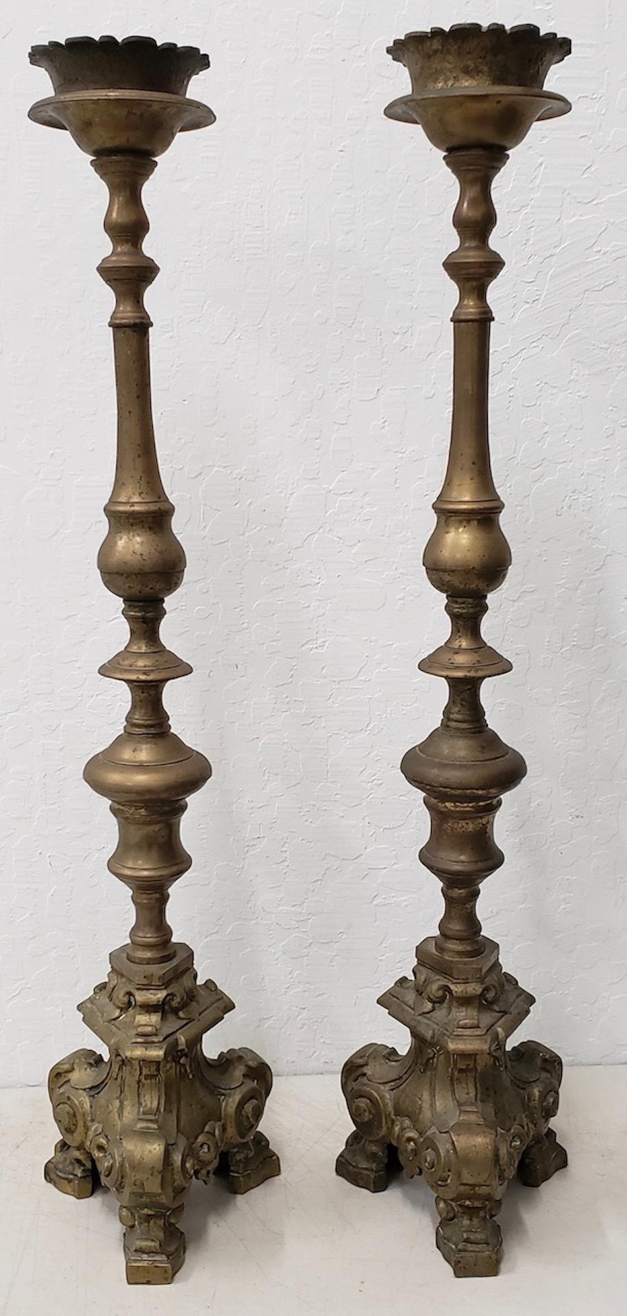 Pair of early 18th century brass Altar / mantel candleholders, circa 1717

Superb pair of candle holder. Hand made from solid brass. The base shows the date 1717.

Each large candle holder measures 7