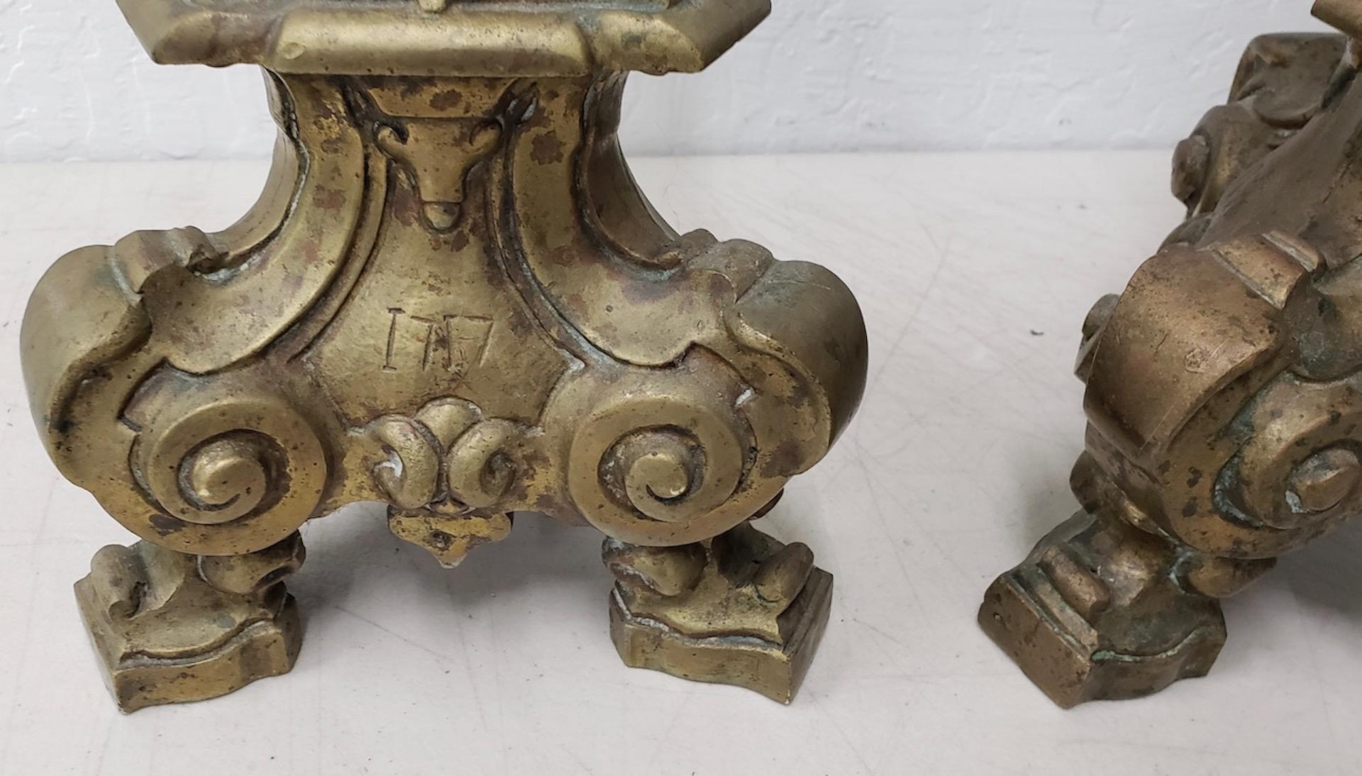 English Pair of Early 18th Century Brass Altar / Mantel Candleholders, circa 1717 For Sale