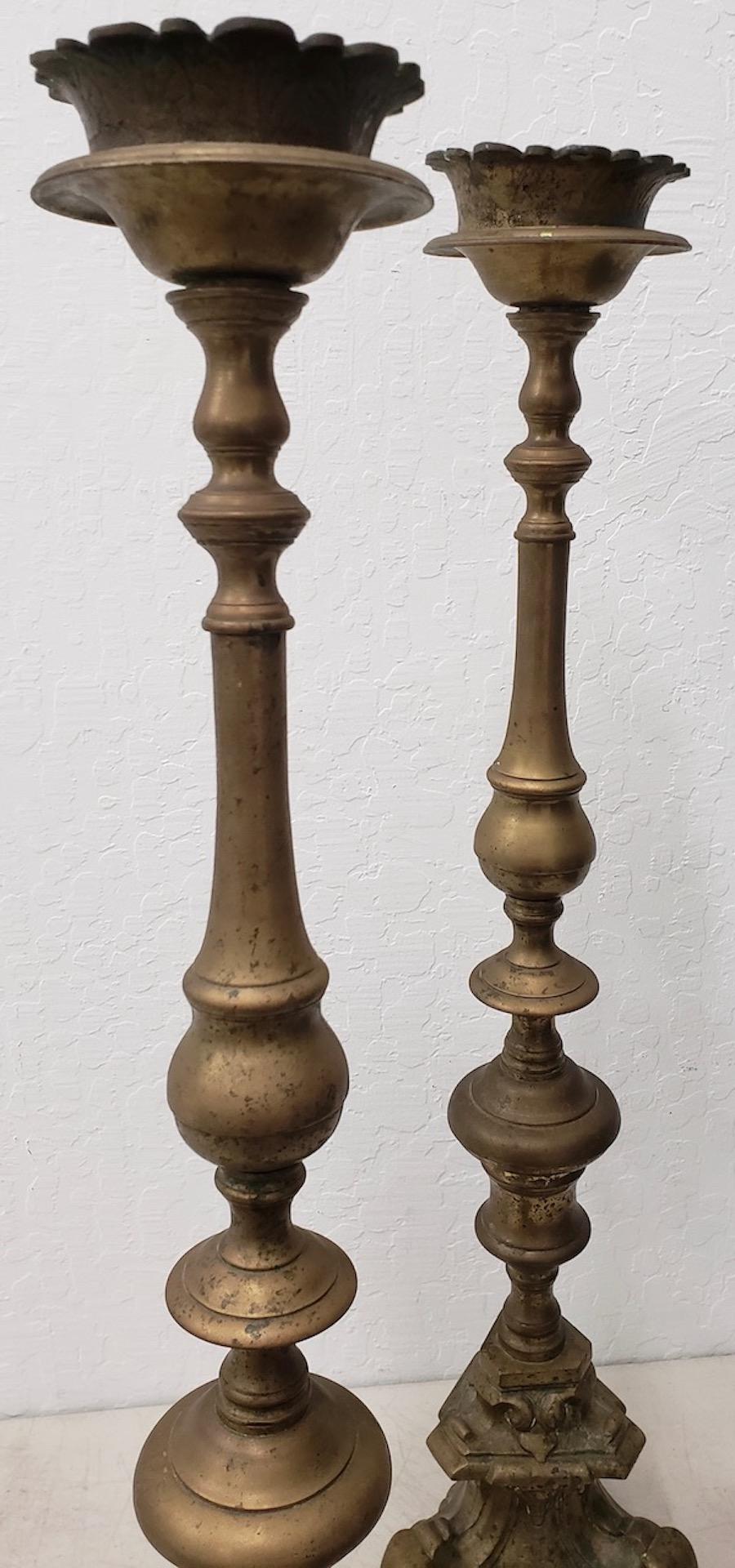 Pair of Early 18th Century Brass Altar / Mantel Candleholders, circa 1717 In Good Condition For Sale In San Francisco, CA
