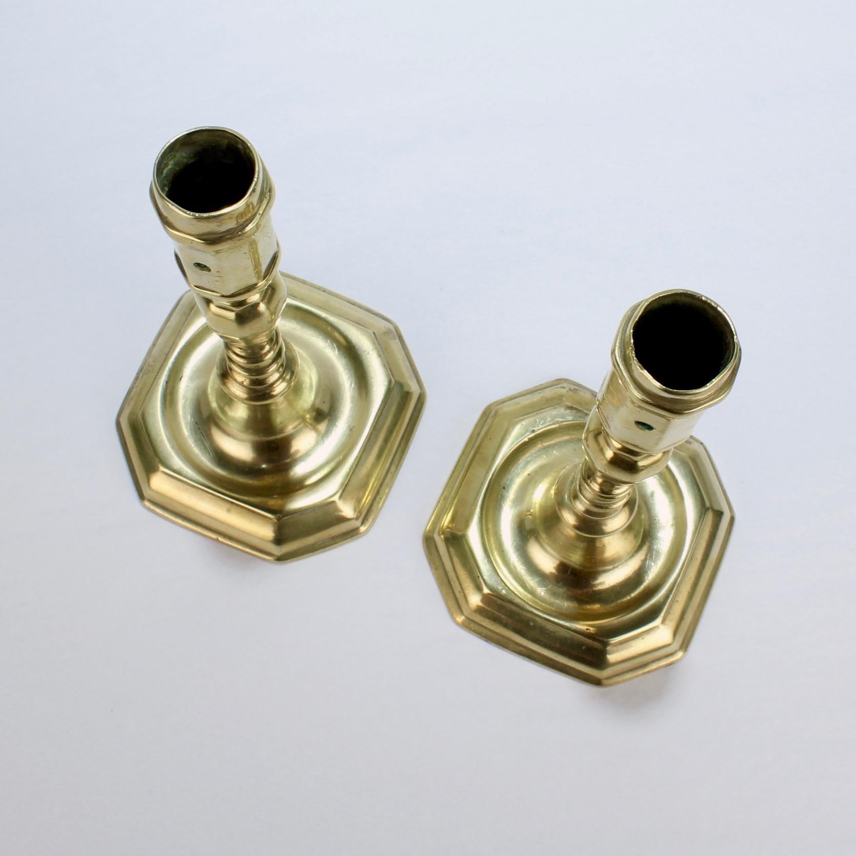 Pair of Early 18th Century French or English Faceted Brass Candlesticks For Sale 1