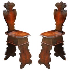 Paire de fauteuils de salon Sgabello de style Renaissance du début du XVIIIe siècle