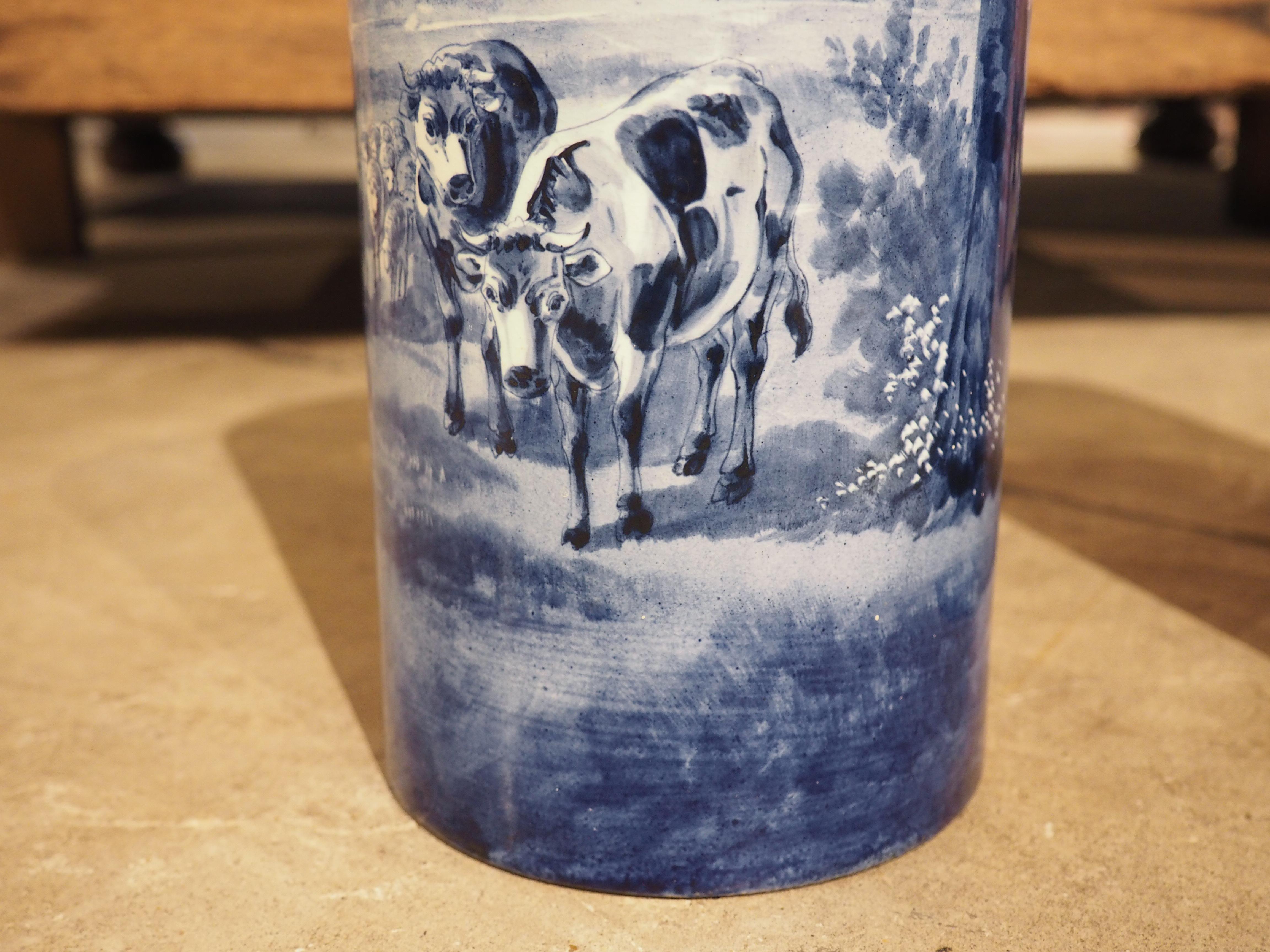Paire de vases cylindriques bleu cobalt et blanc du début des années 1900 en provenance de Hollande en vente 11