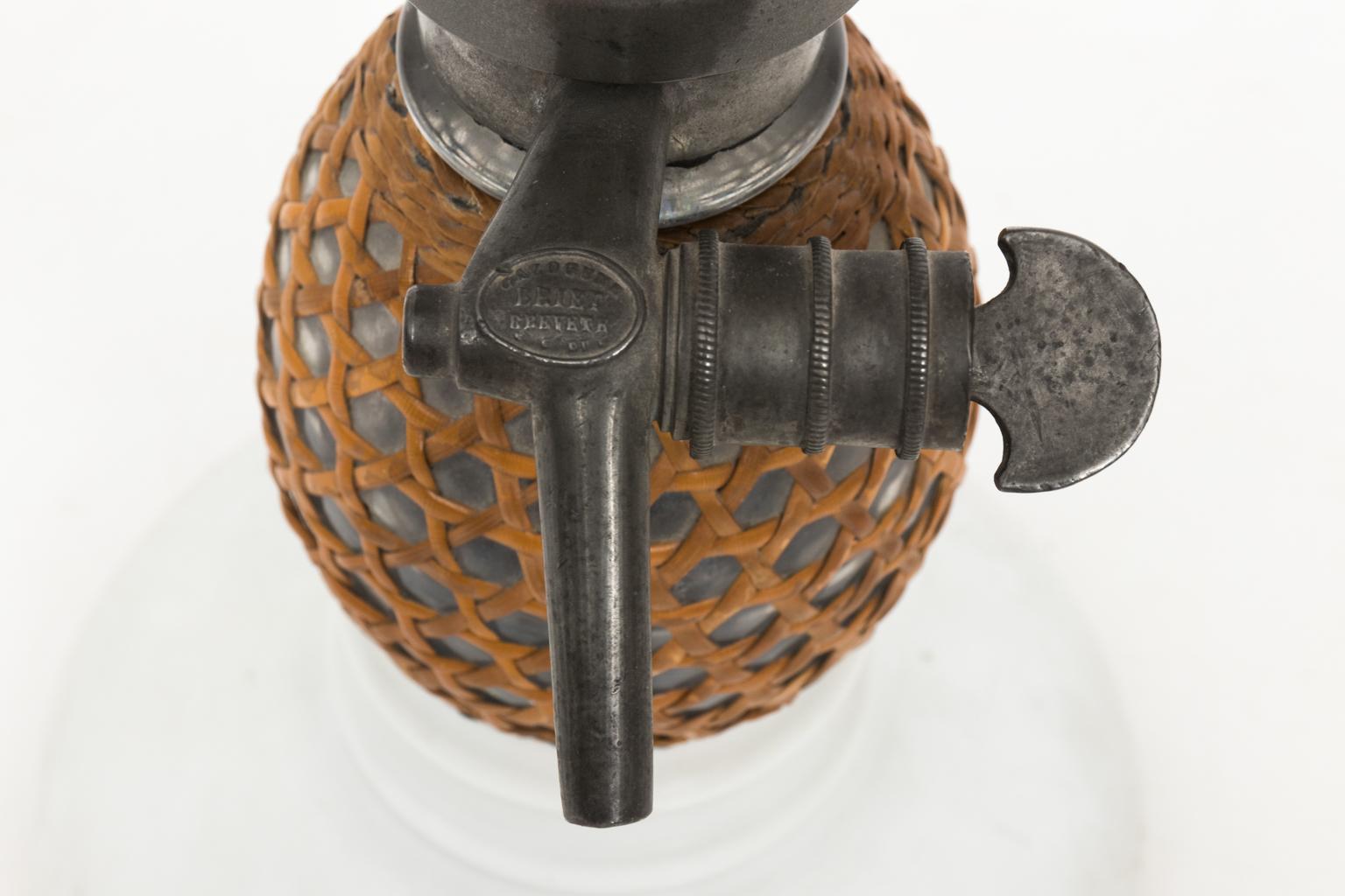 Pair of Early 1900s French Antique Seltzer Bottles In Good Condition In Stamford, CT