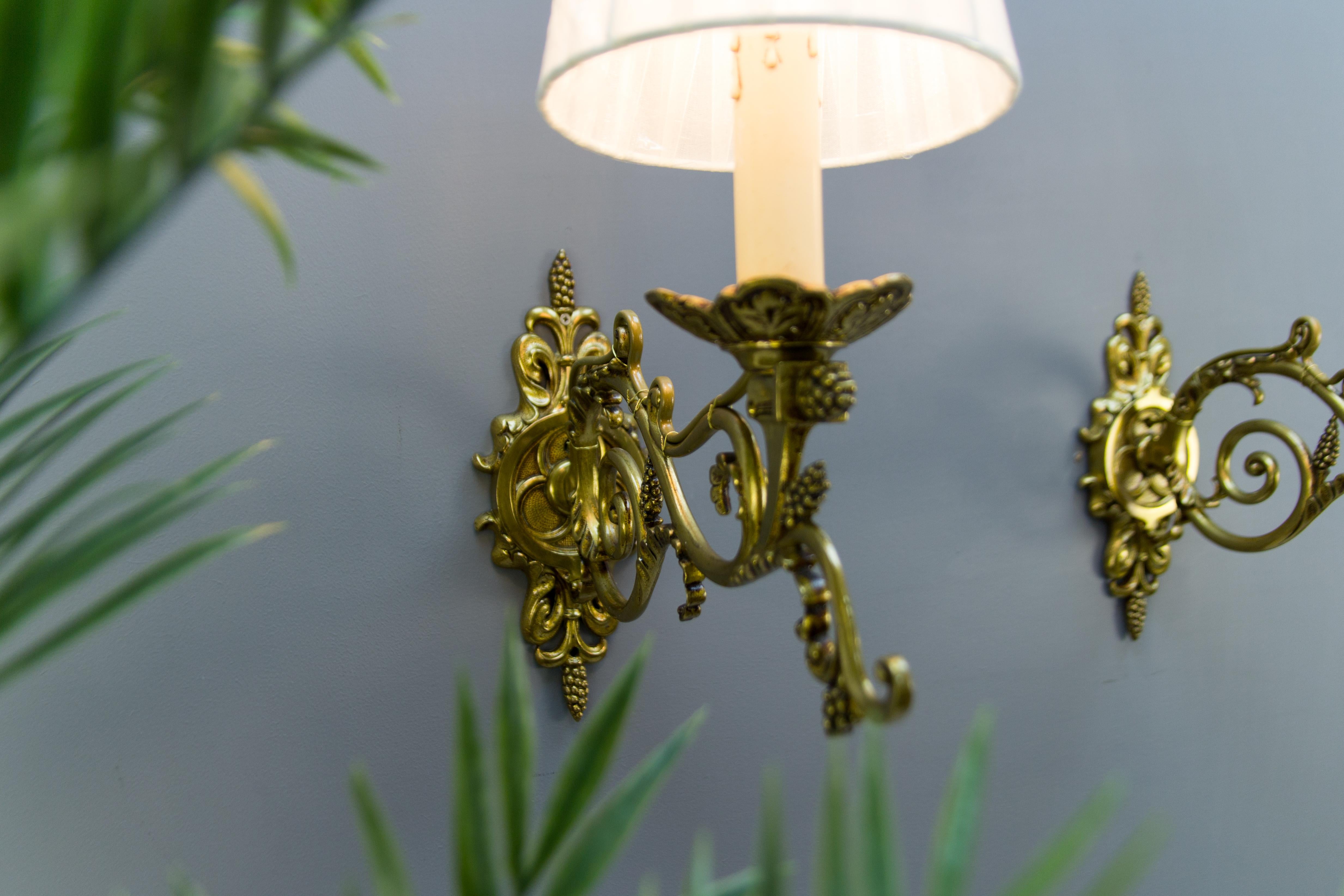 Pair of Louis XVI Style French Bronze Wall Lights, Early 1900s For Sale 2
