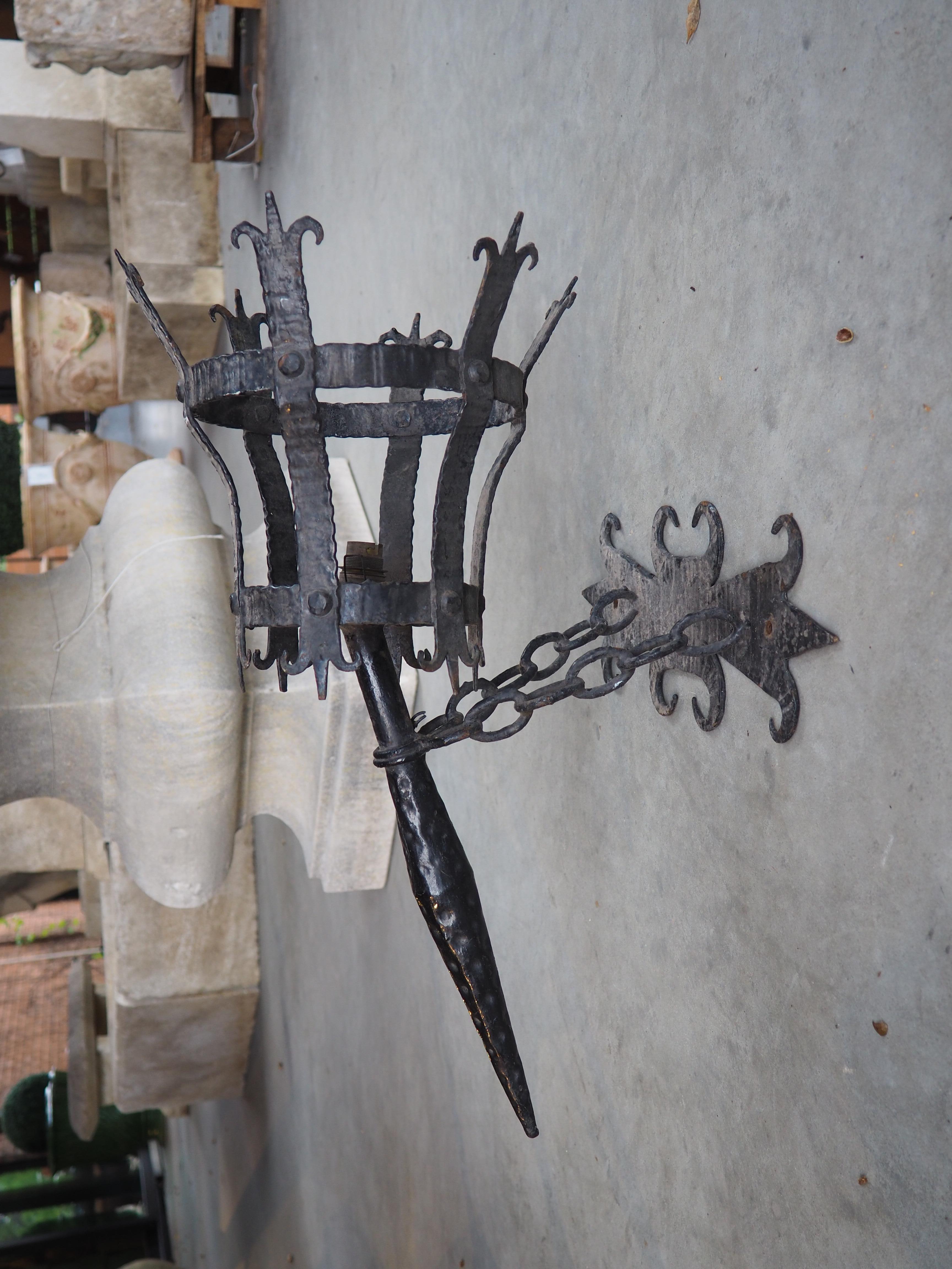 Pair of Early 1900s French Medieval Style Wrought Iron Torch Sconces For Sale 8
