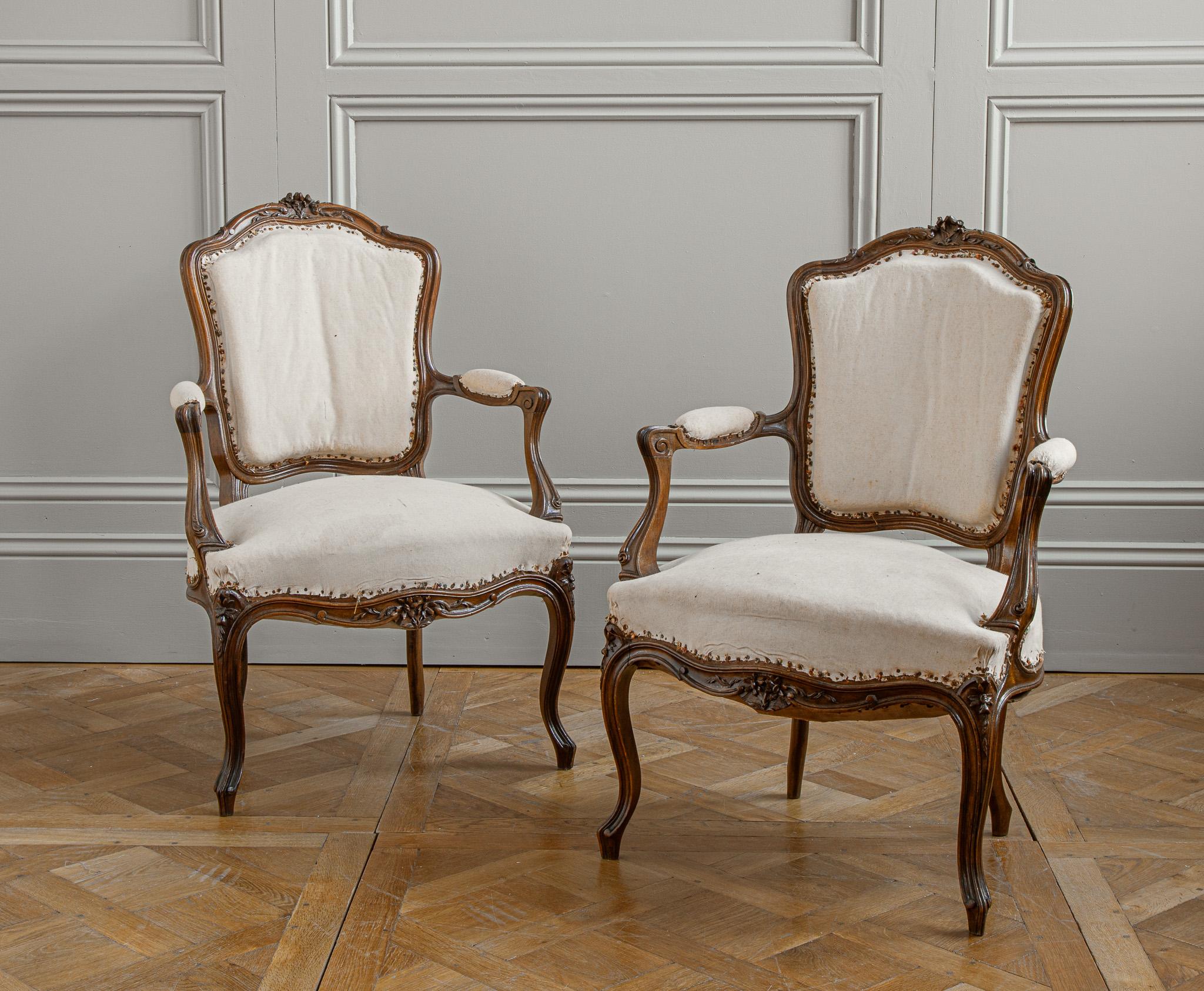 Pair of Early 1900's French Walnut Louis XV Style Armchairs In Good Condition For Sale In London, Park Royal
