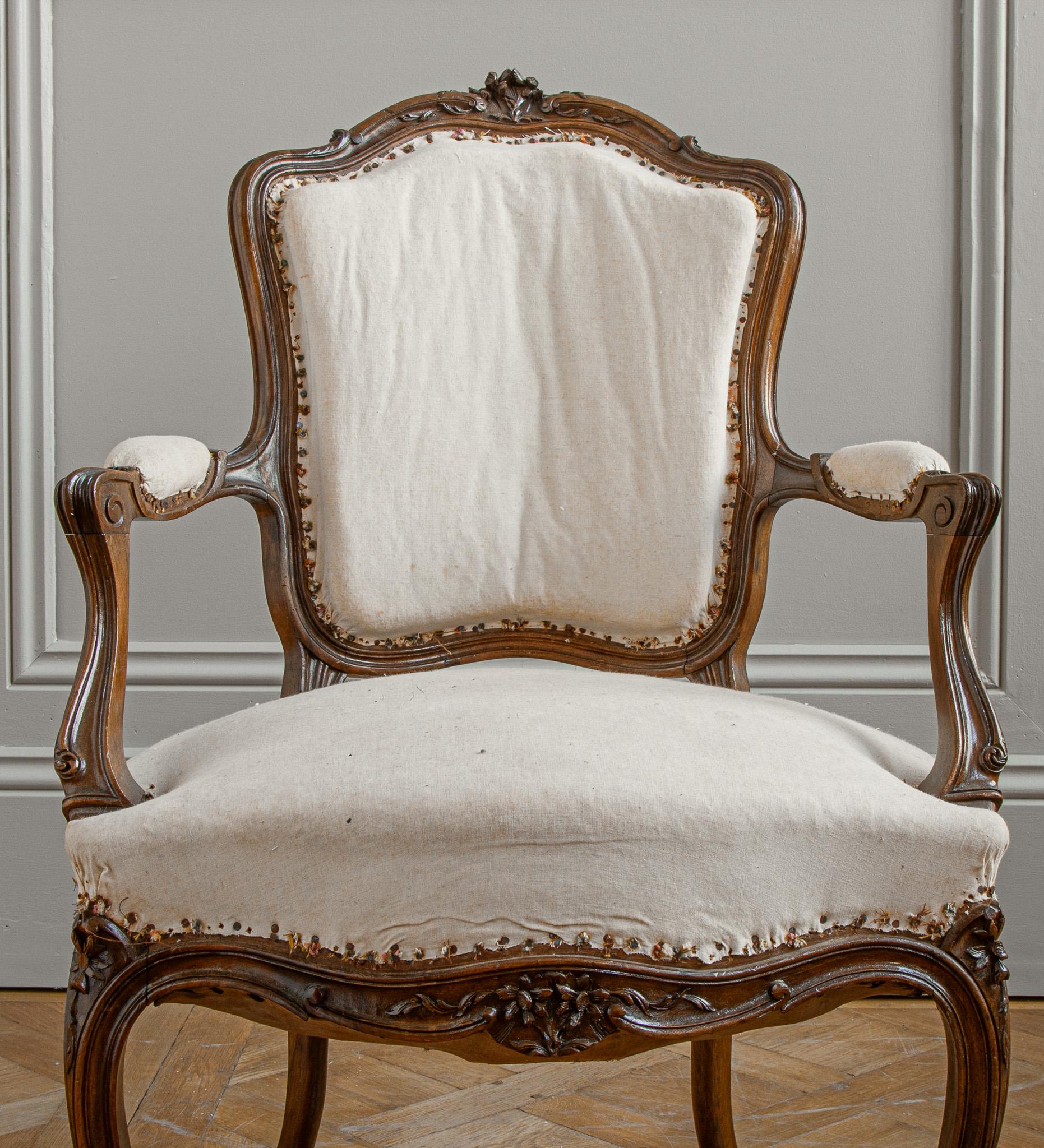 Pair of Early 1900's French Walnut Louis XV Style Armchairs For Sale 1